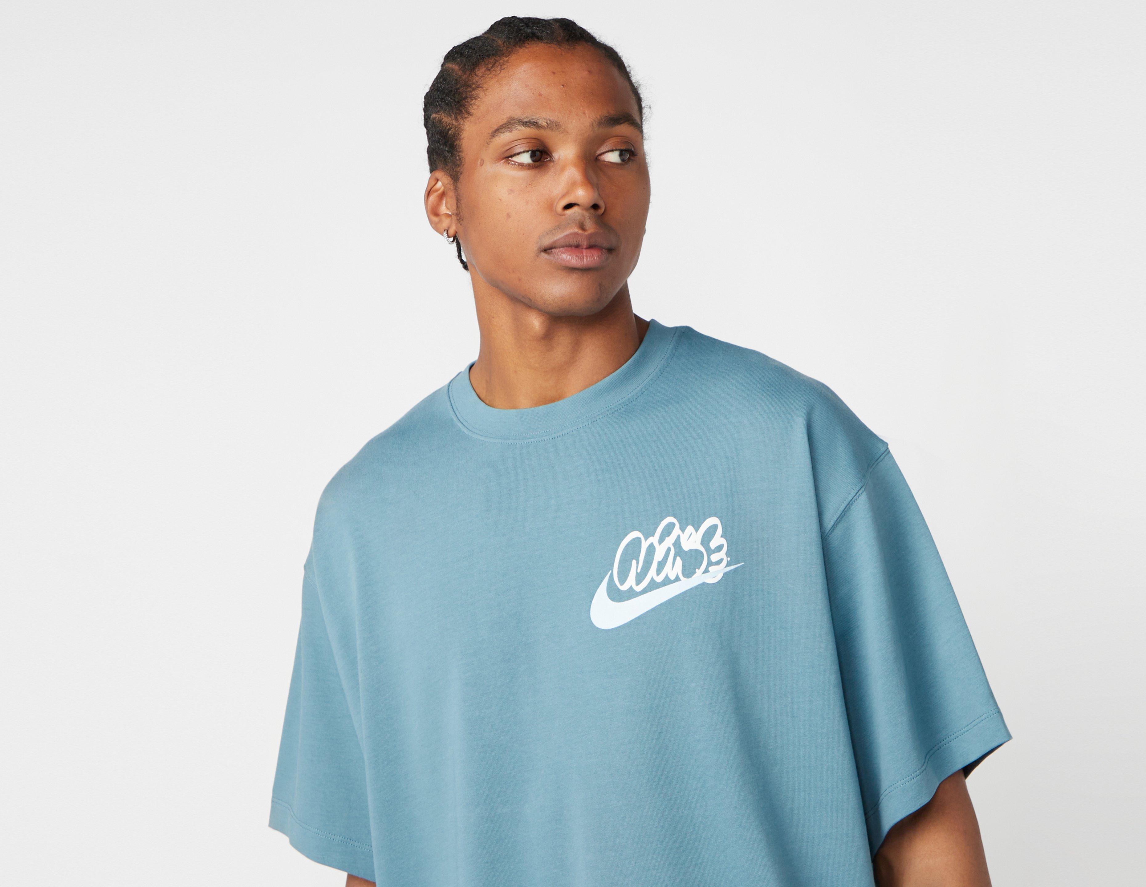 Nike Solo Swoosh Graphic T-Shirt