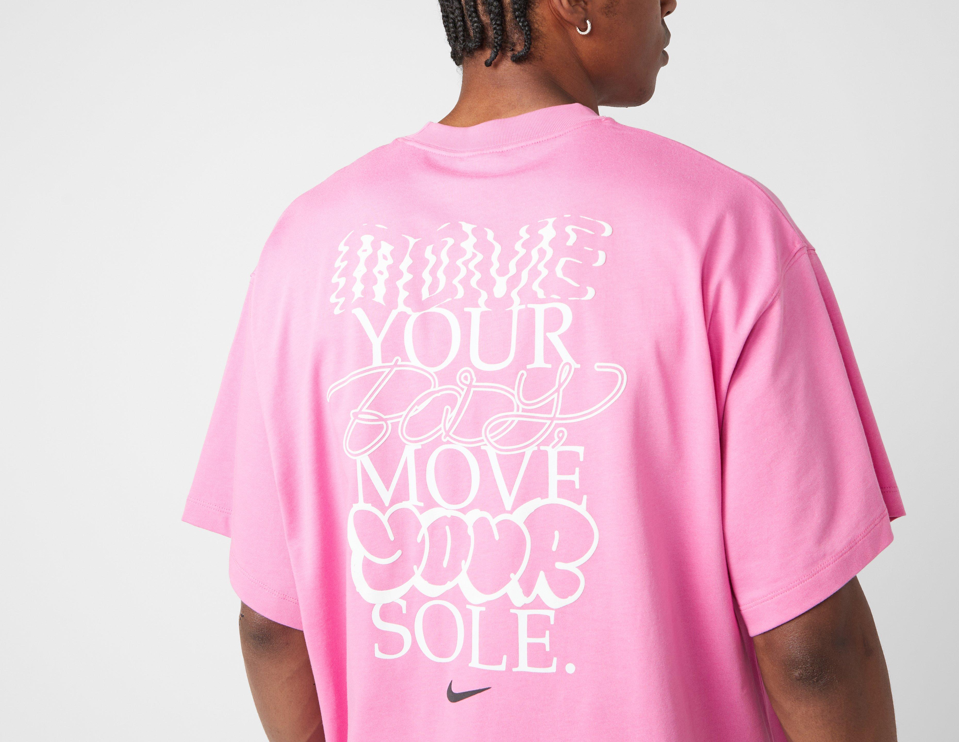 Nike Solo Swoosh Graphic T-Shirt