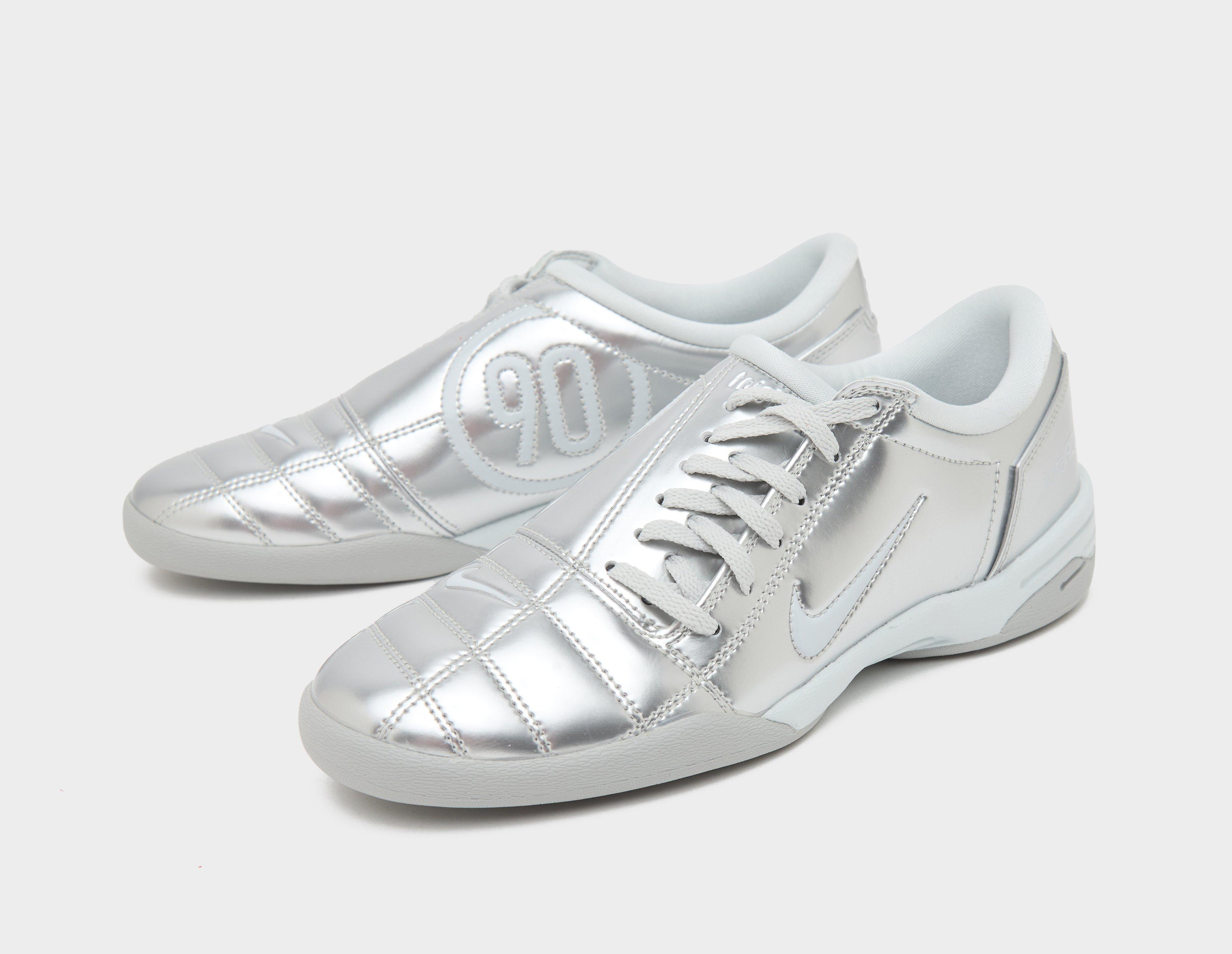 Nike Total 90 Women's