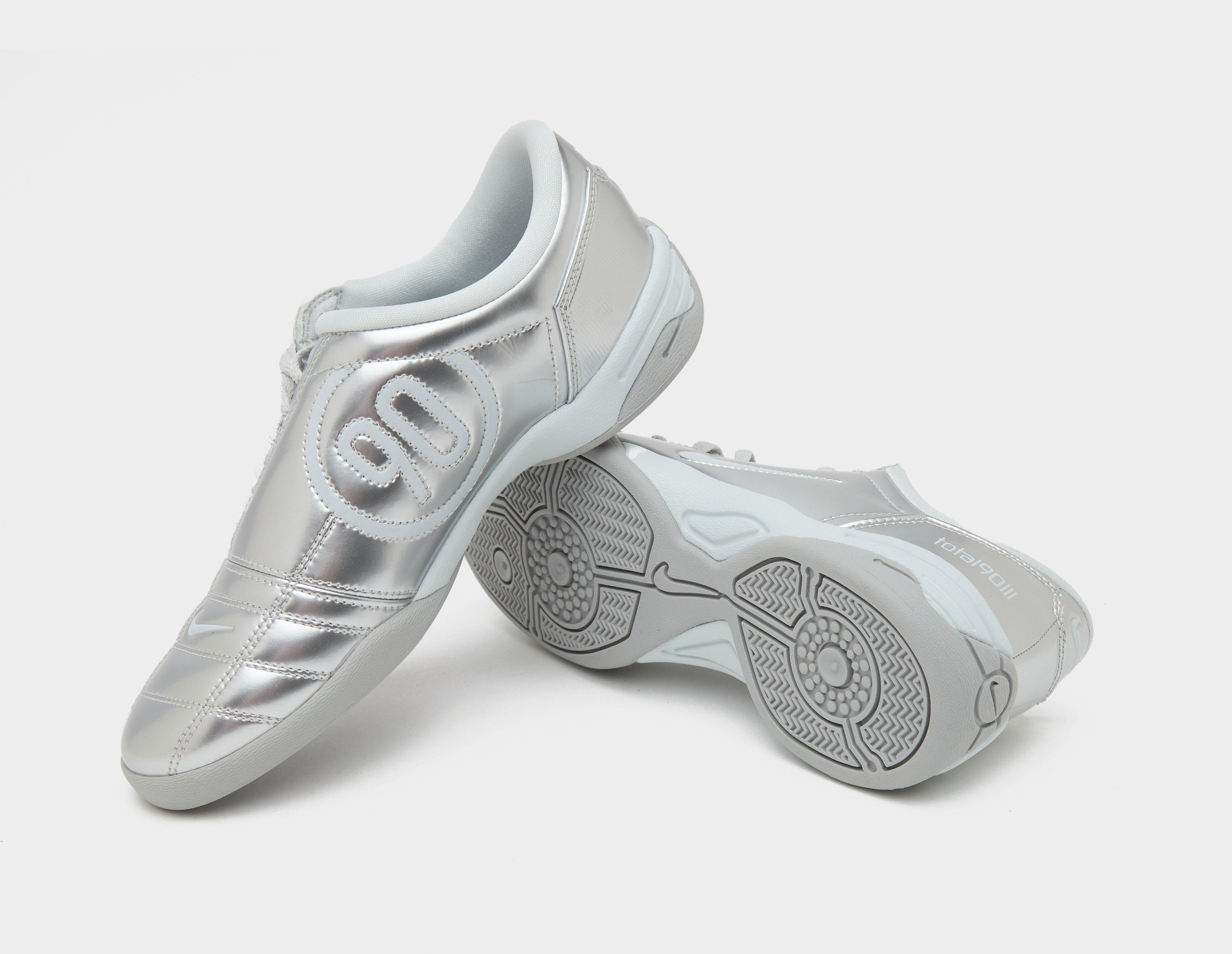 Nike Total 90 Women's