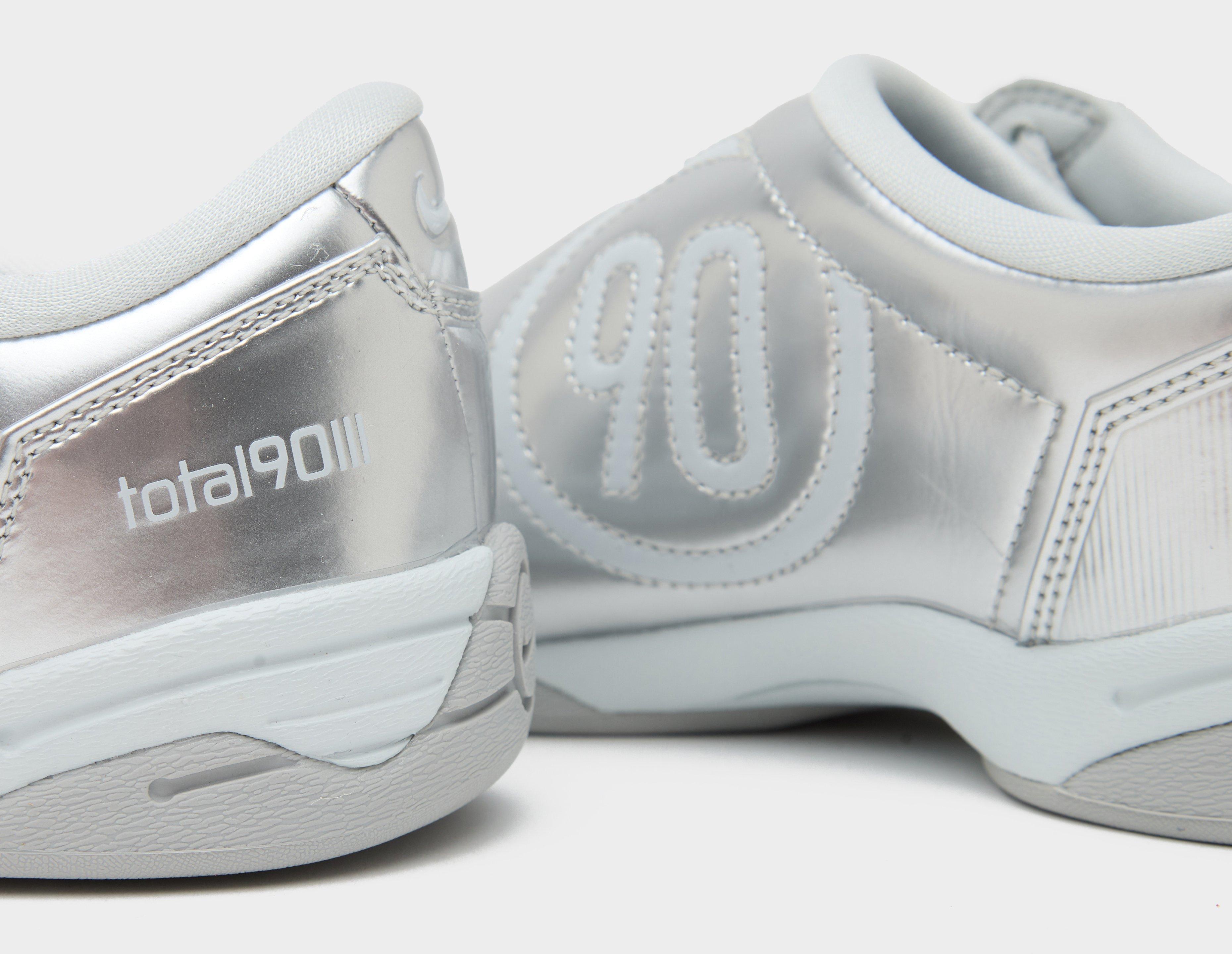 Nike Total 90 Women's