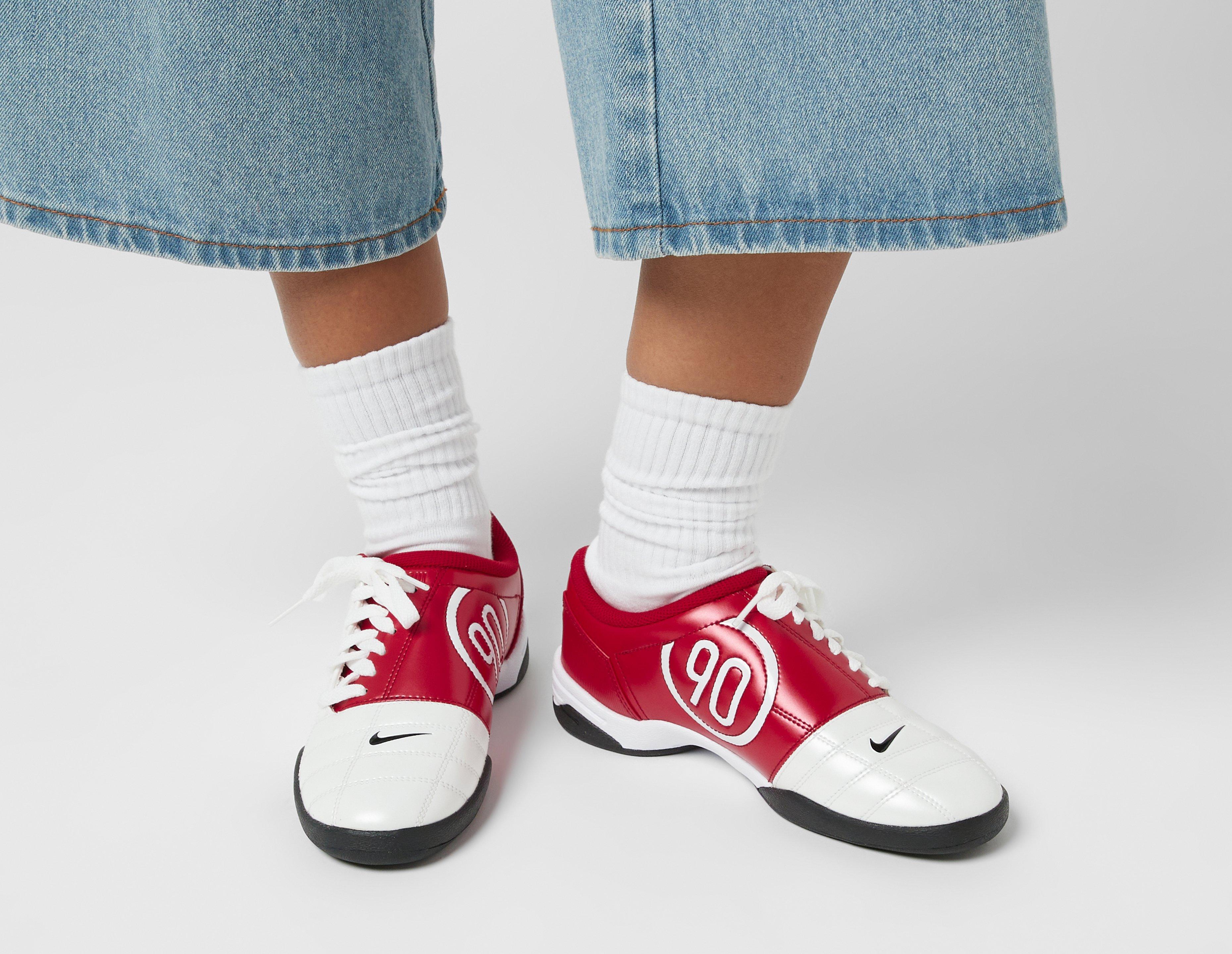 Nike Total 90 Women's