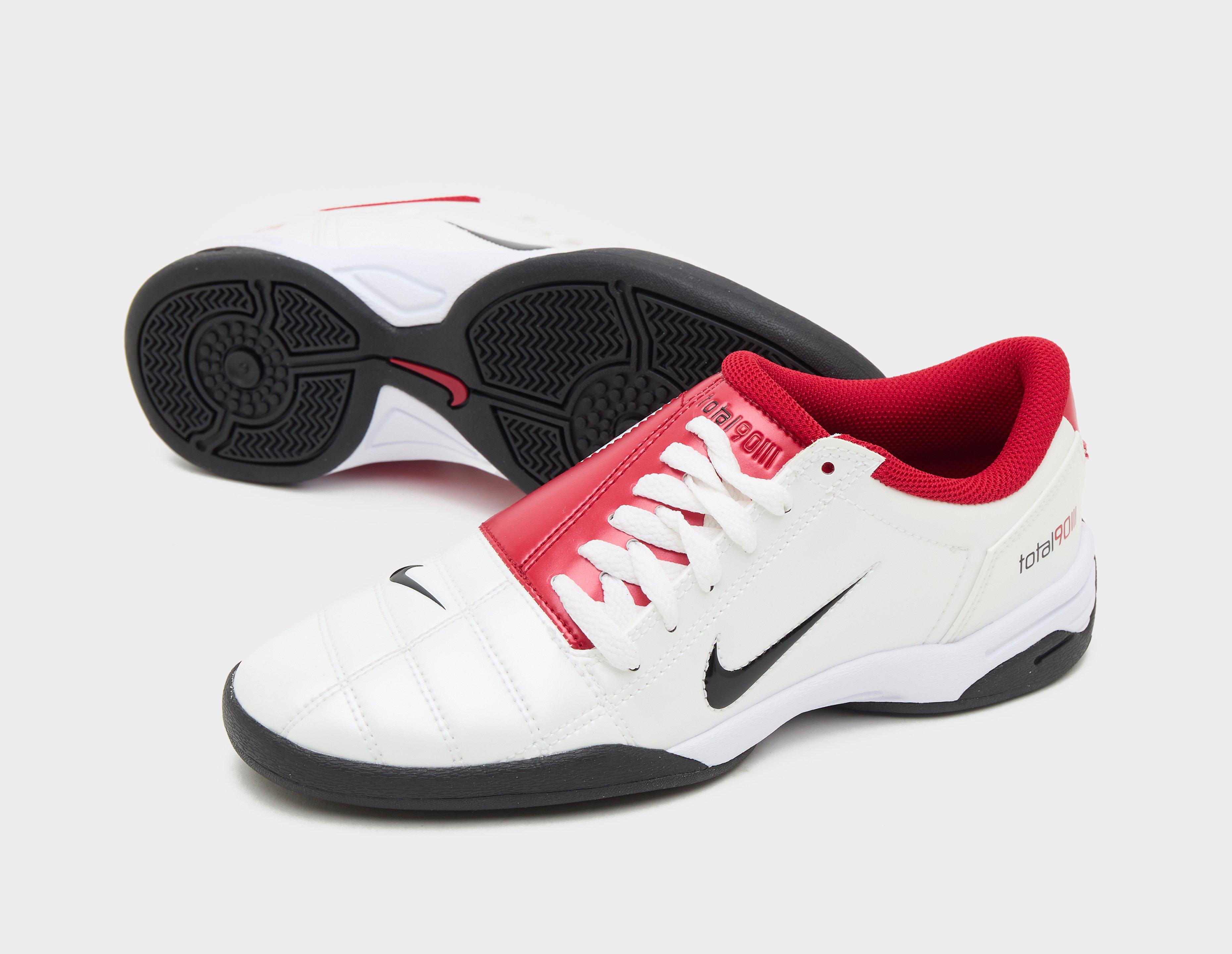 Nike Total 90 Women's