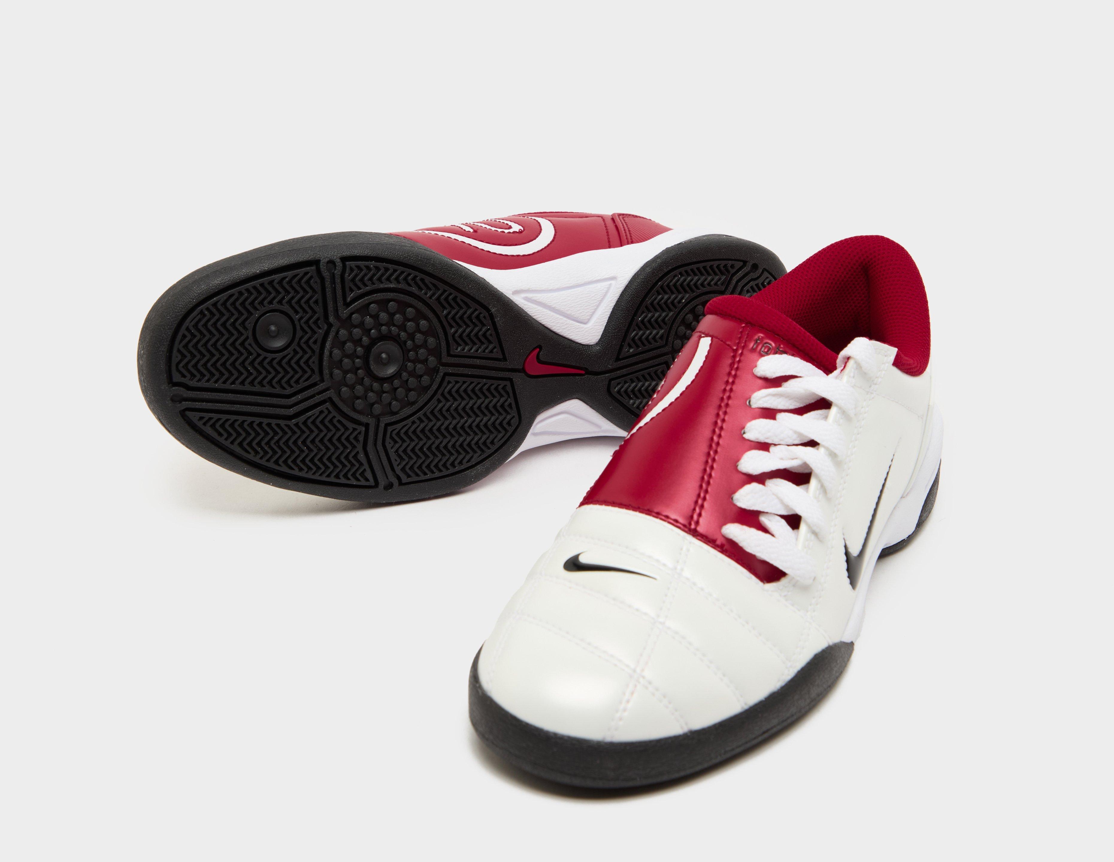 Nike Total 90 Women's