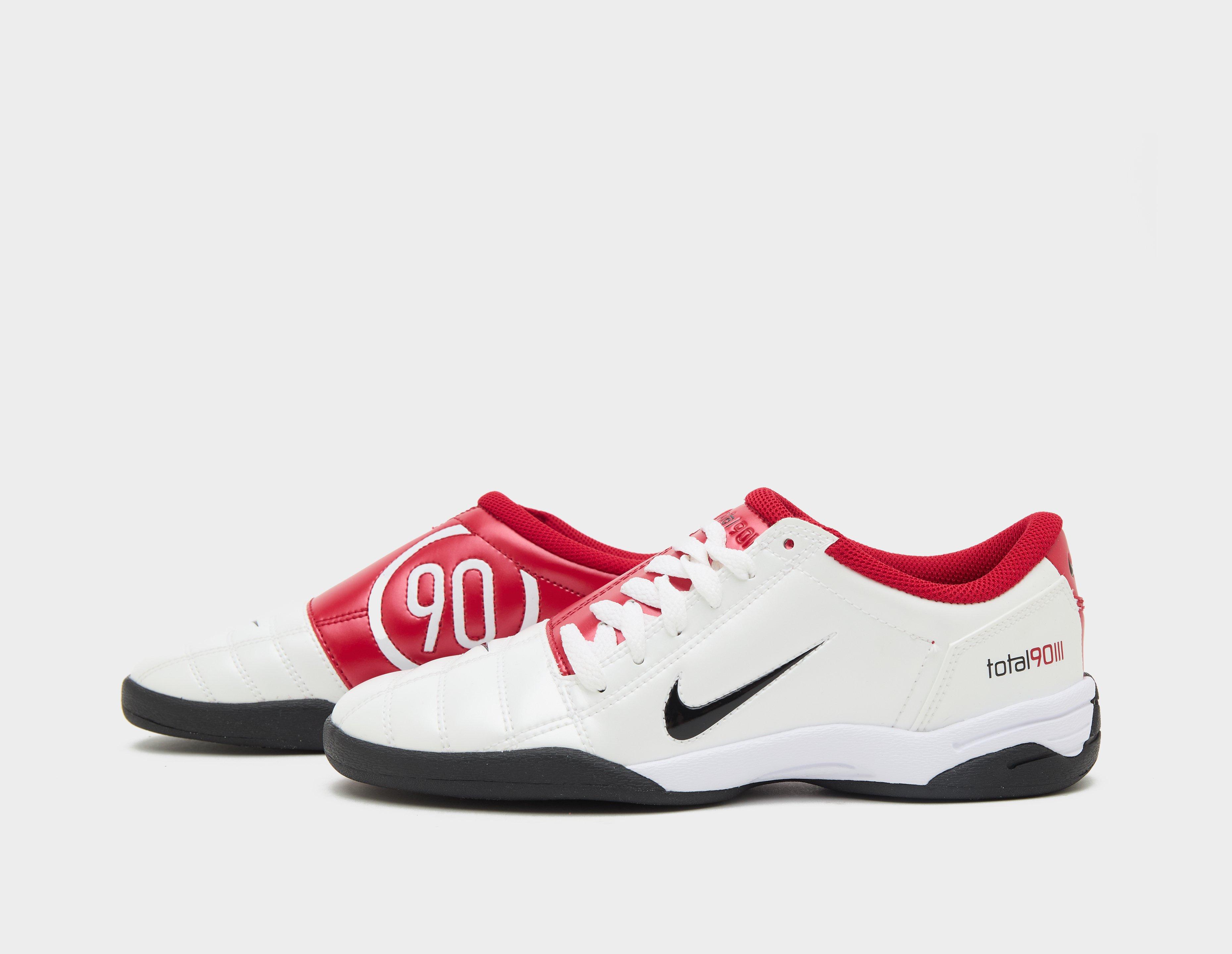 Nike Total 90 Women's