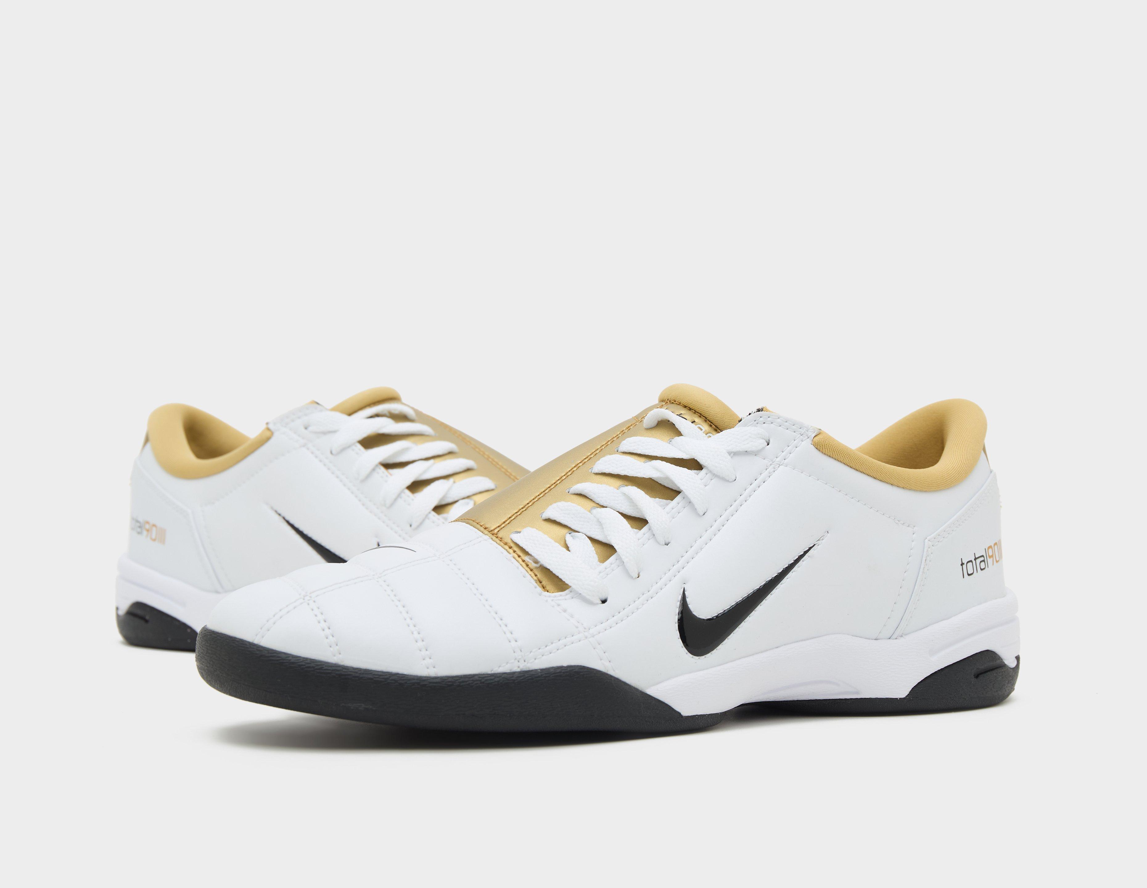 Nike Total 90