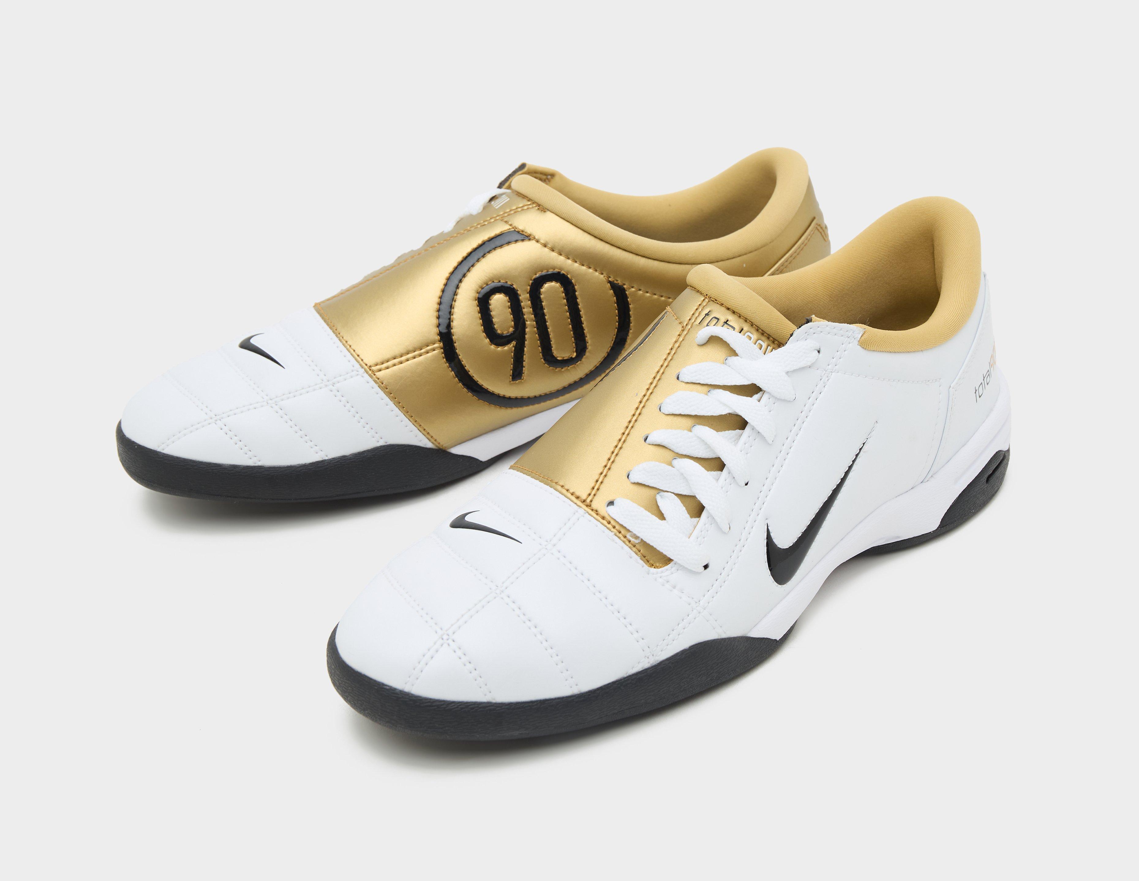 Nike Total 90