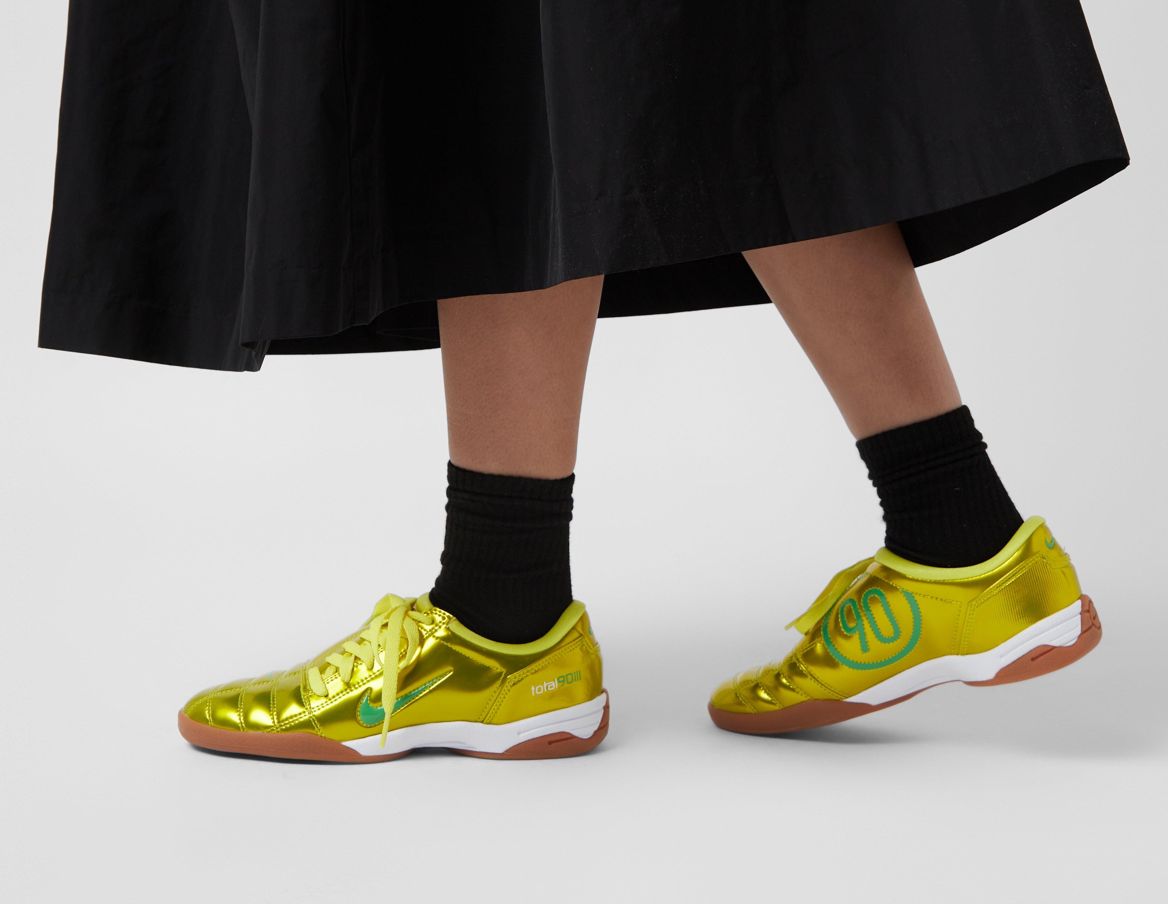 Nike Total 90 Women's