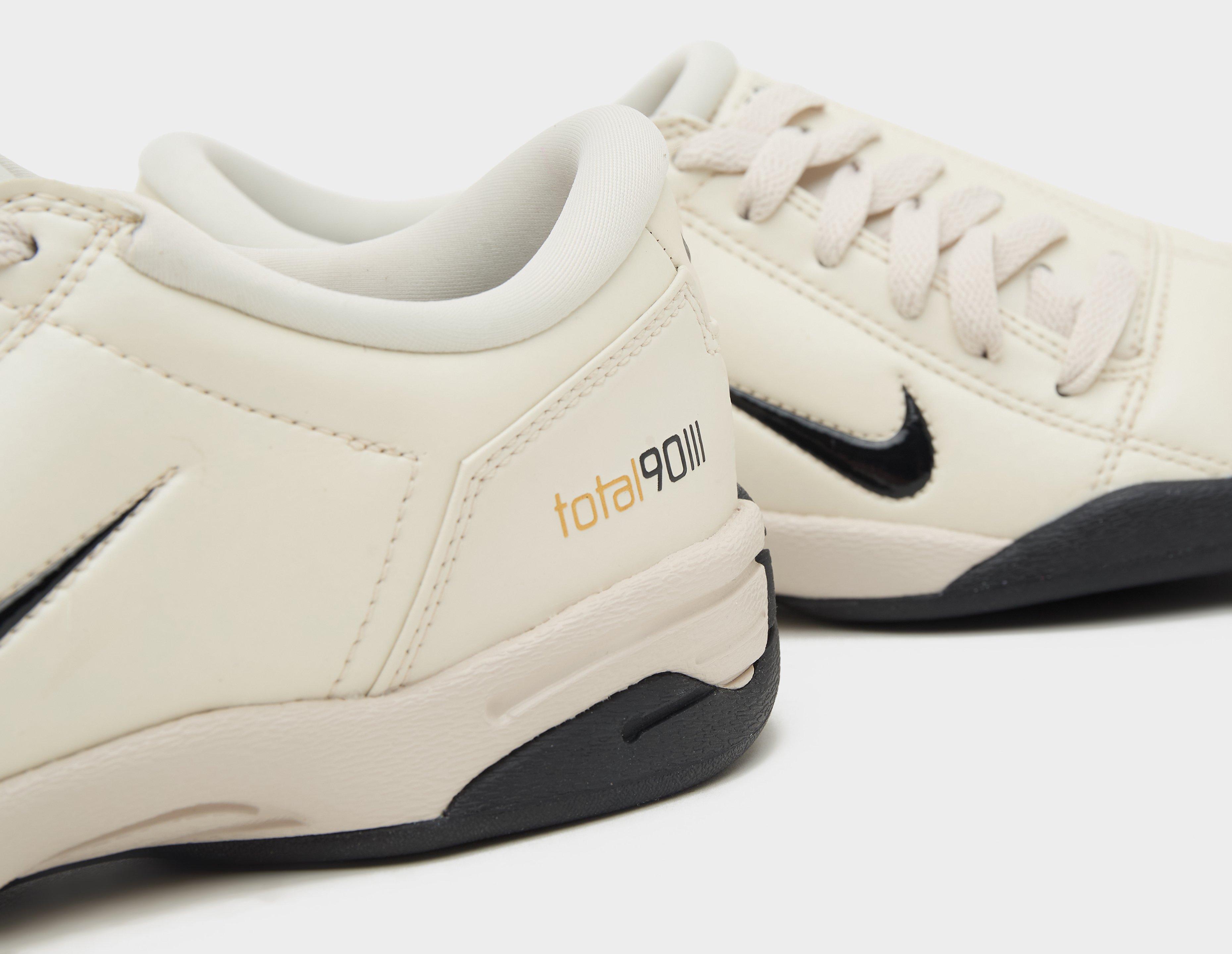 Nike Total 90 Women's