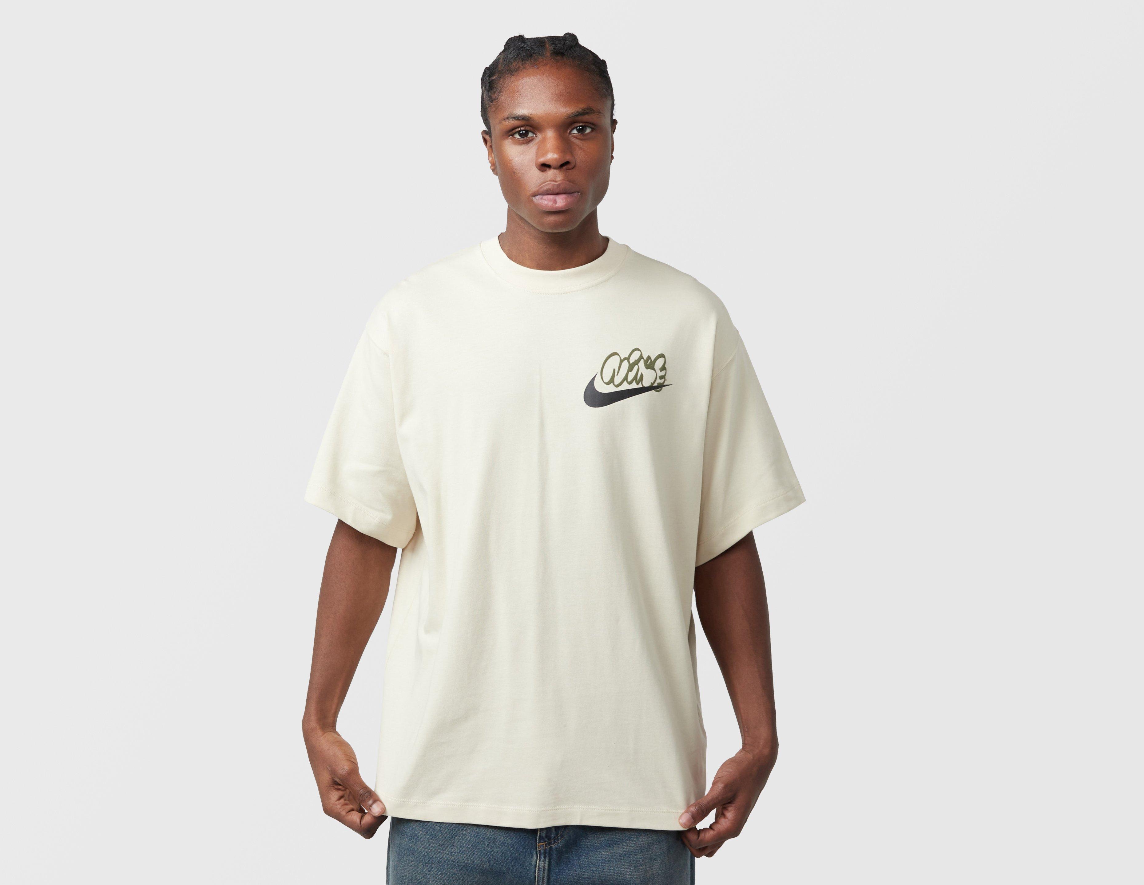 Nike Solo Swoosh Graphic T-Shirt