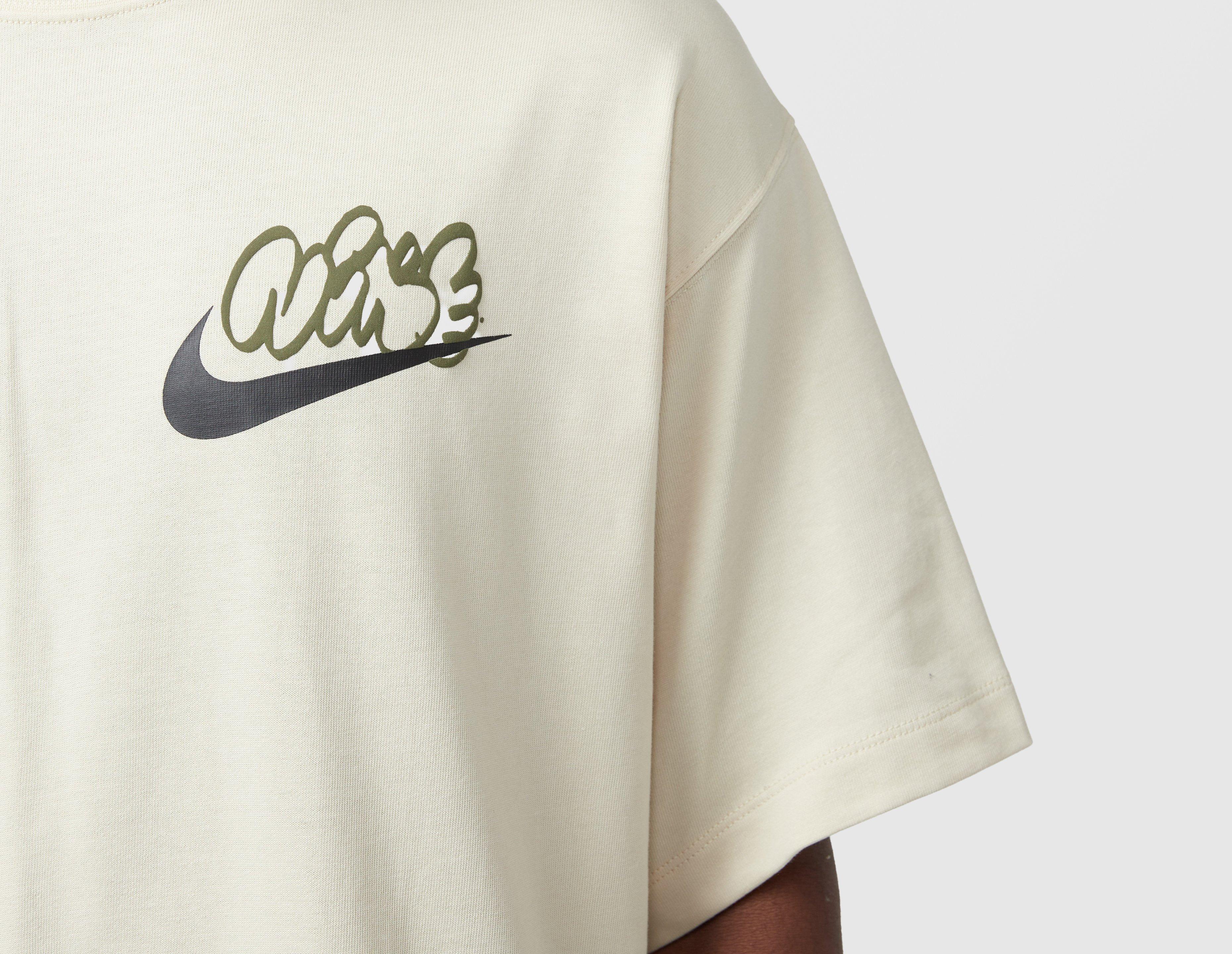 Nike Solo Swoosh Graphic T-Shirt
