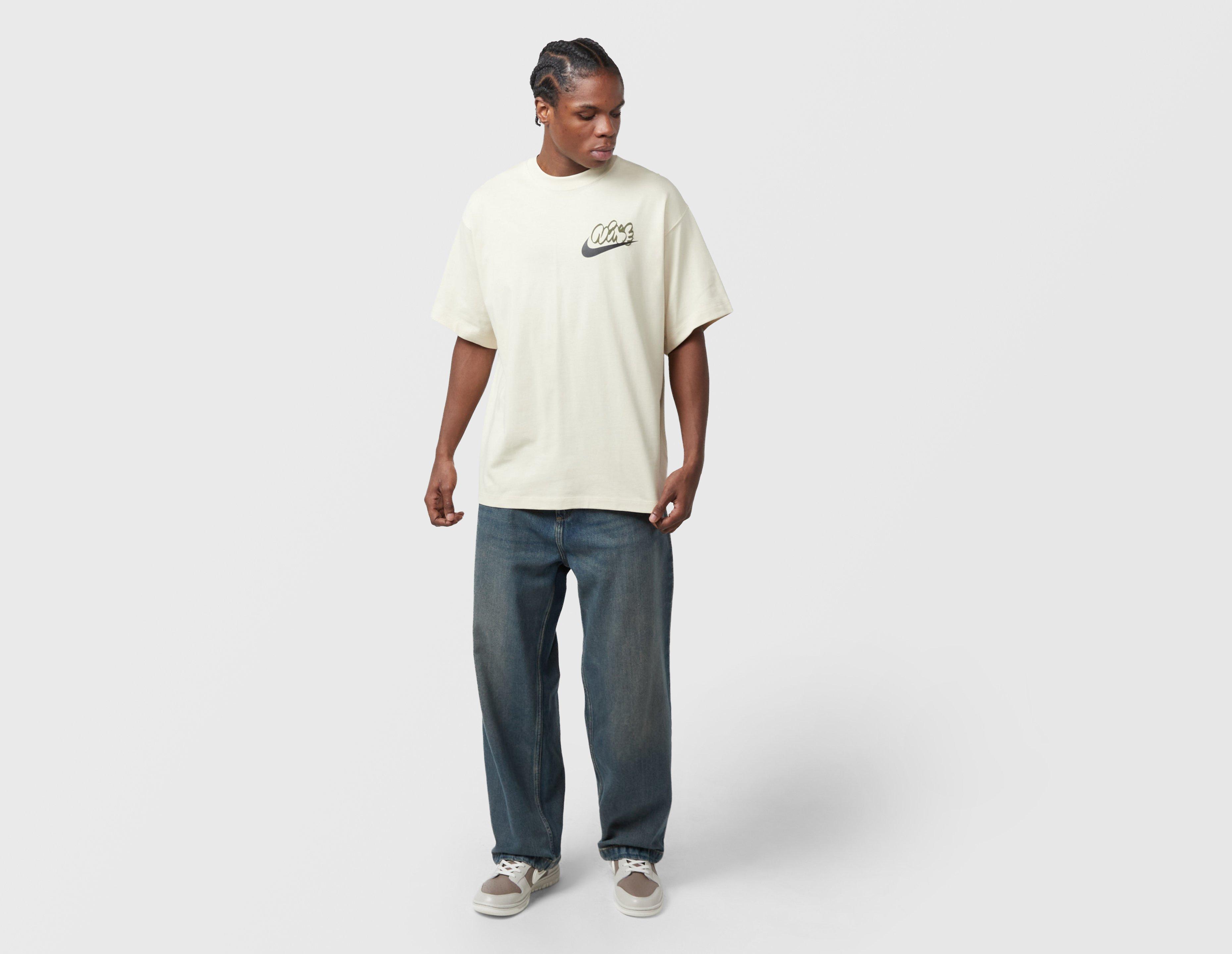 Nike Solo Swoosh Graphic T-Shirt
