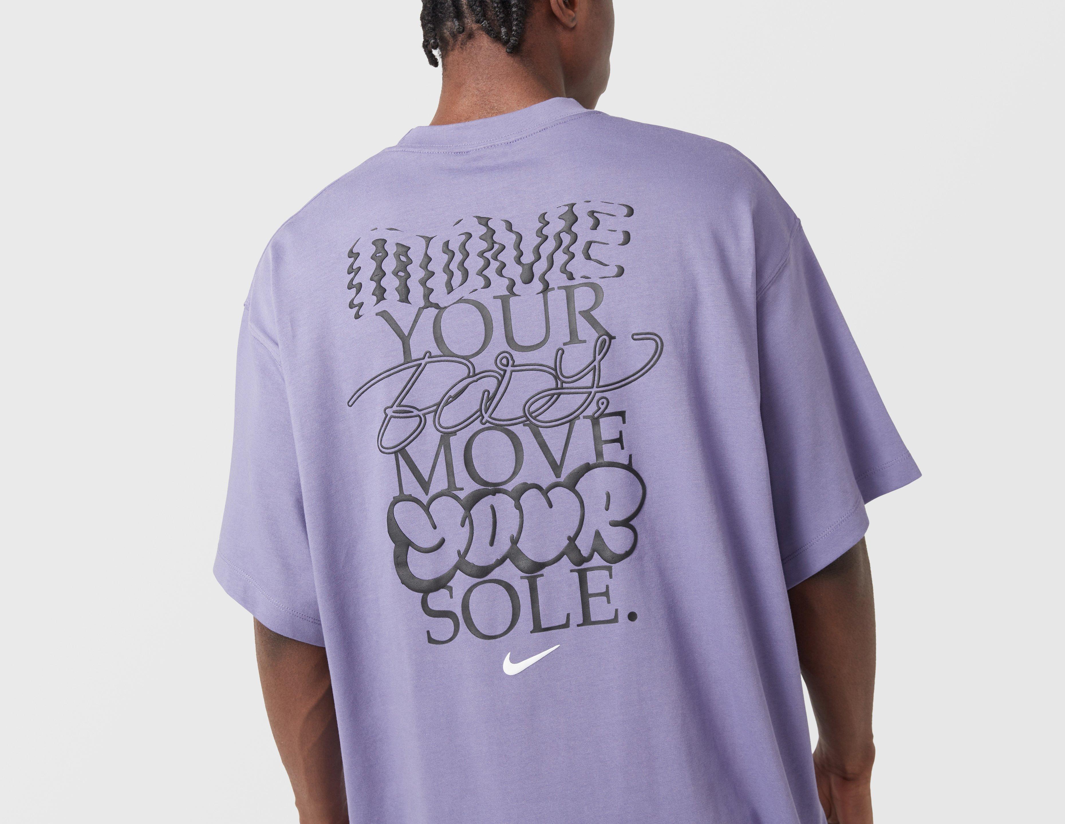 Nike Solo Swoosh Graphic T-Shirt