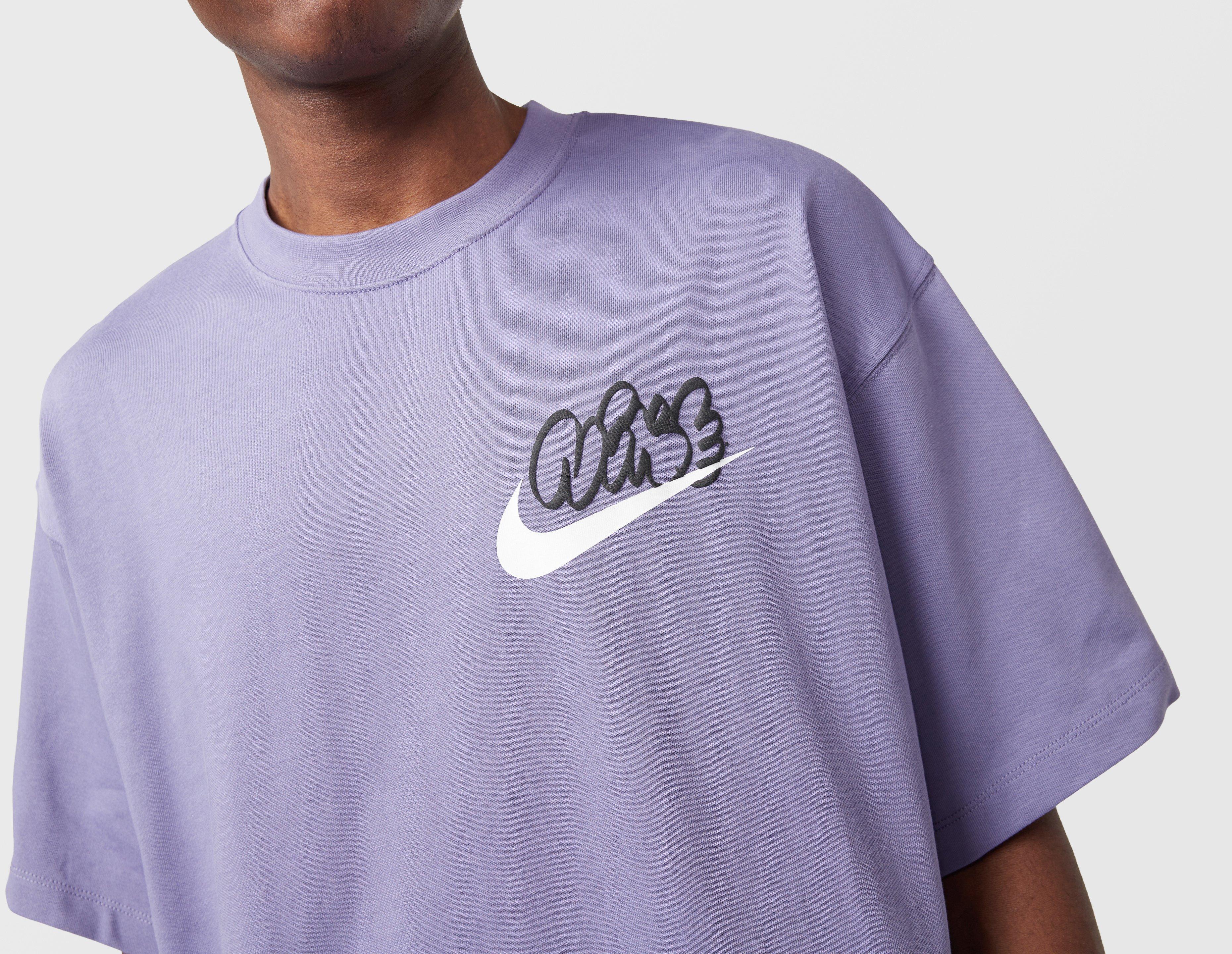 Nike Solo Swoosh Graphic T-Shirt