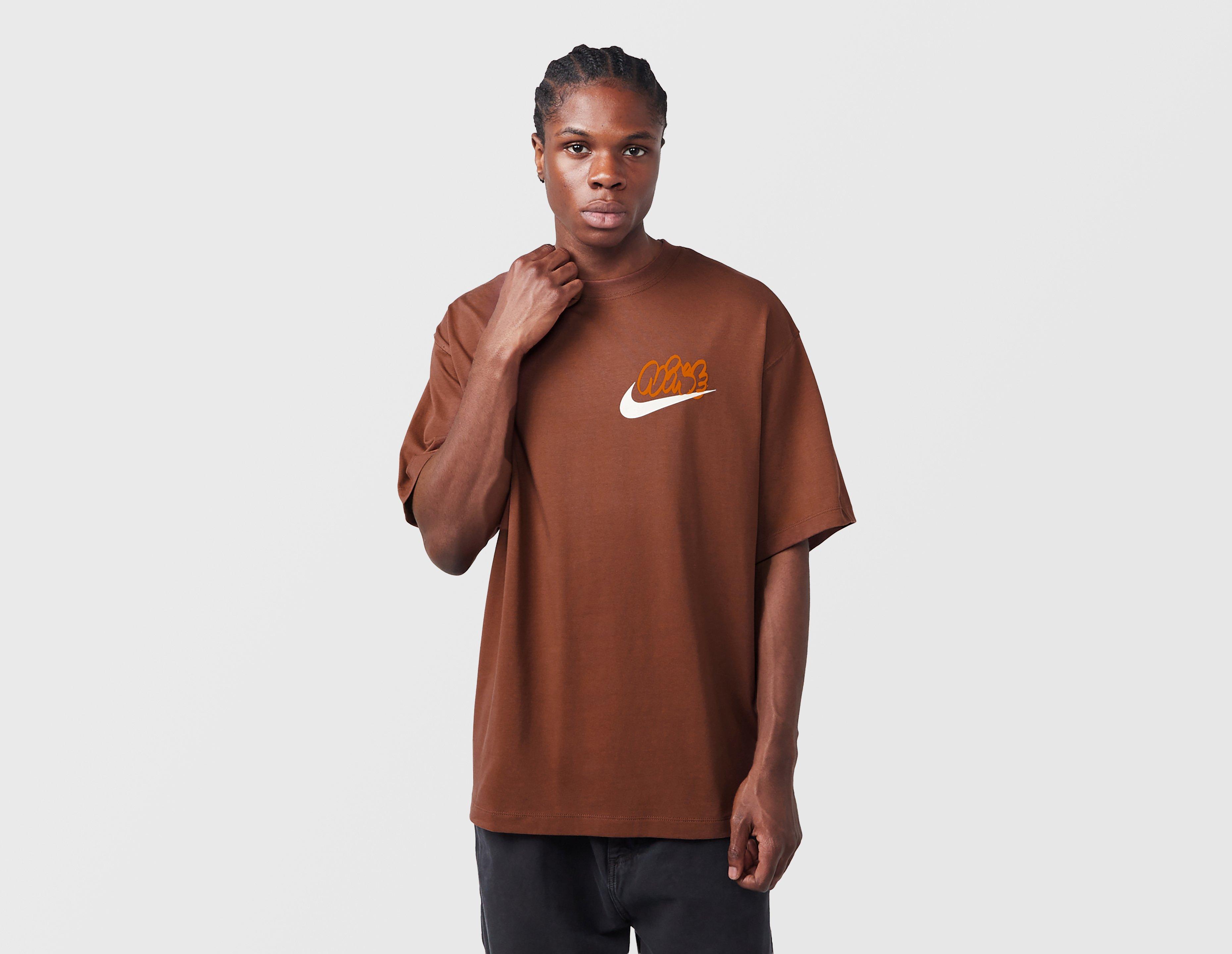 Nike Solo Swoosh Graphic T-Shirt