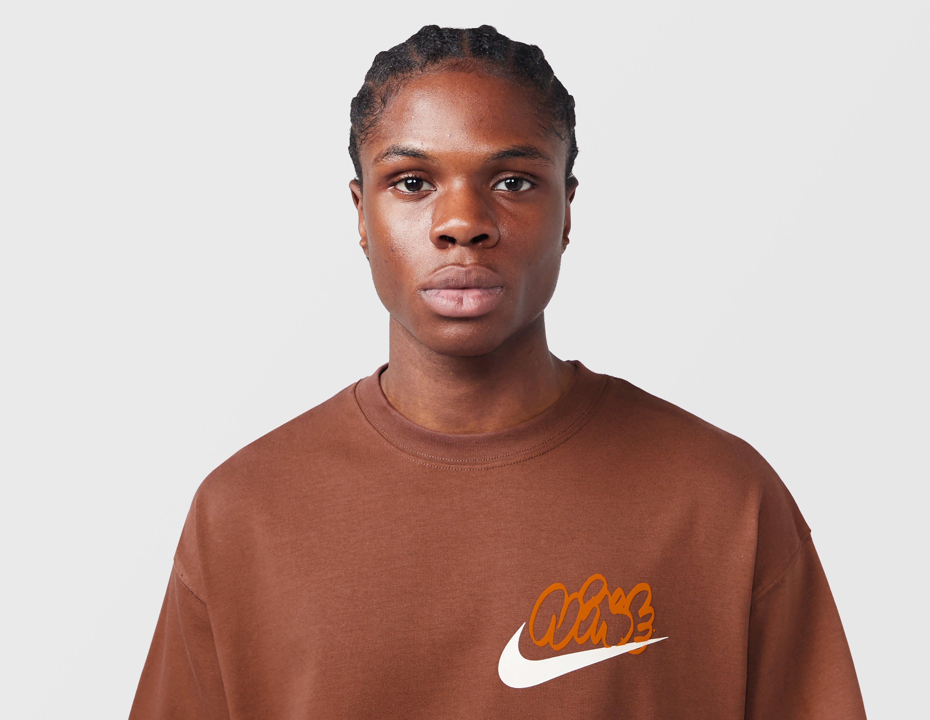 Nike Solo Swoosh Graphic T-Shirt