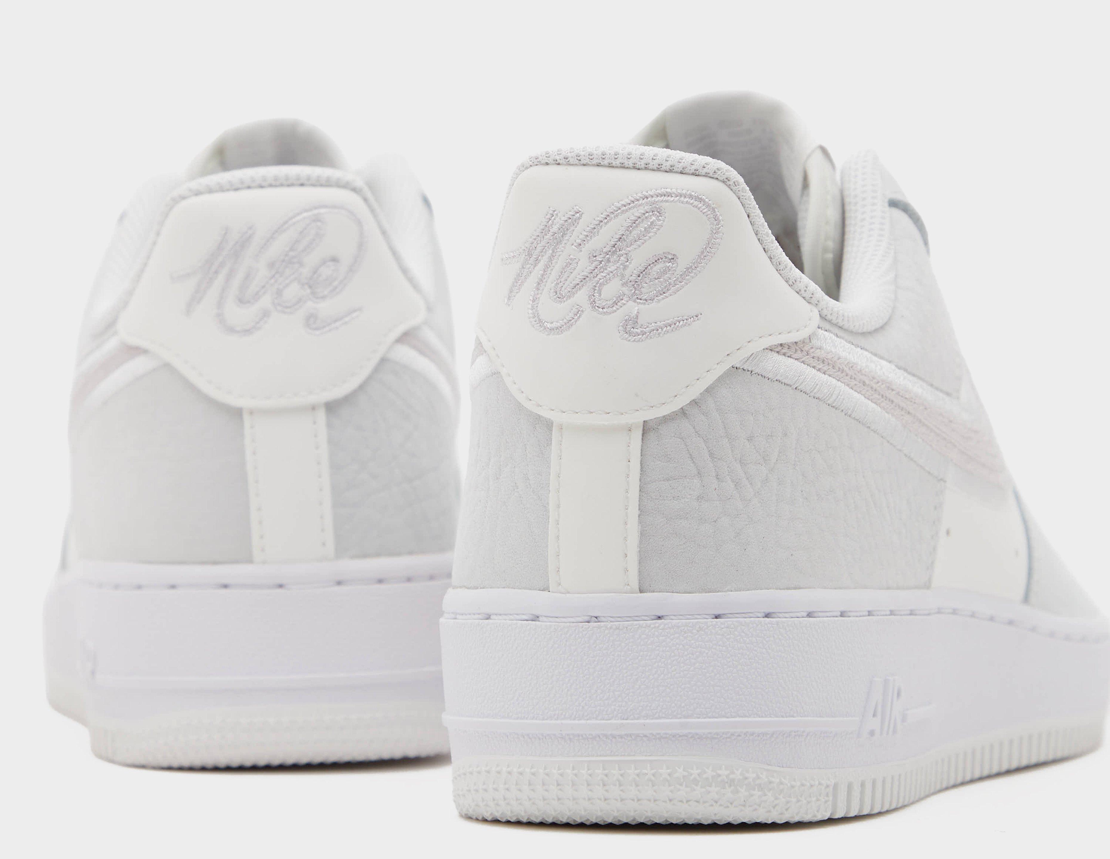 Nike Air Force 1 '07 LV8