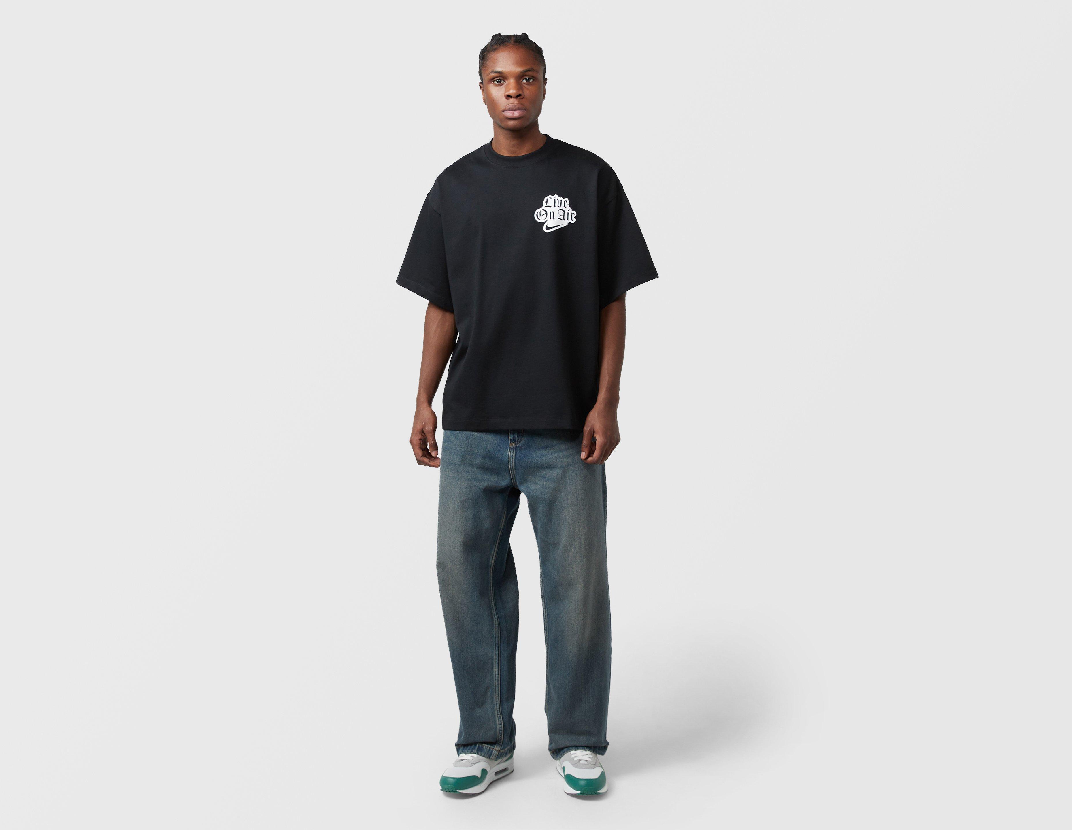 Nike Solo Swoosh Graphic T-Shirt