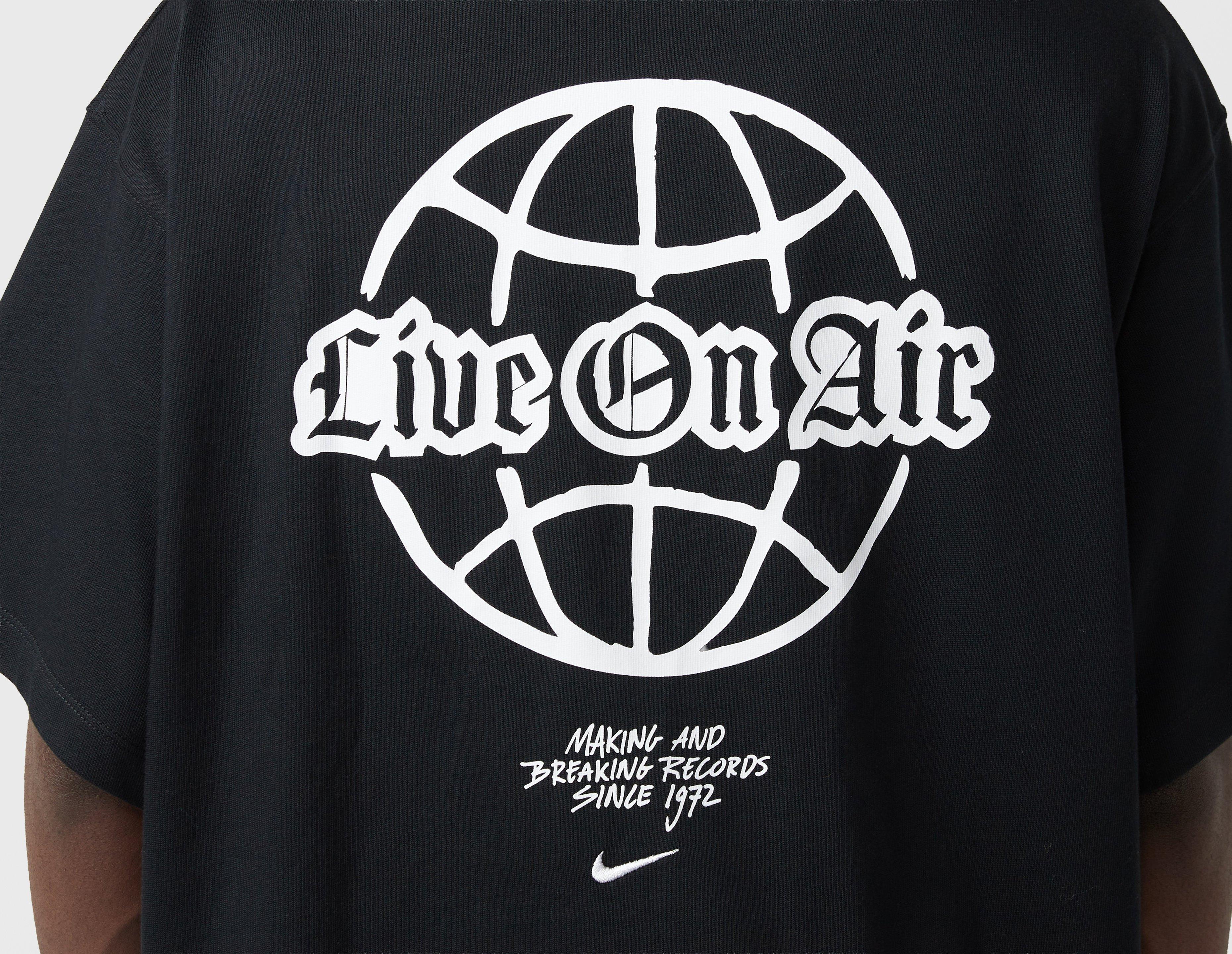 Nike Solo Swoosh Graphic T-Shirt