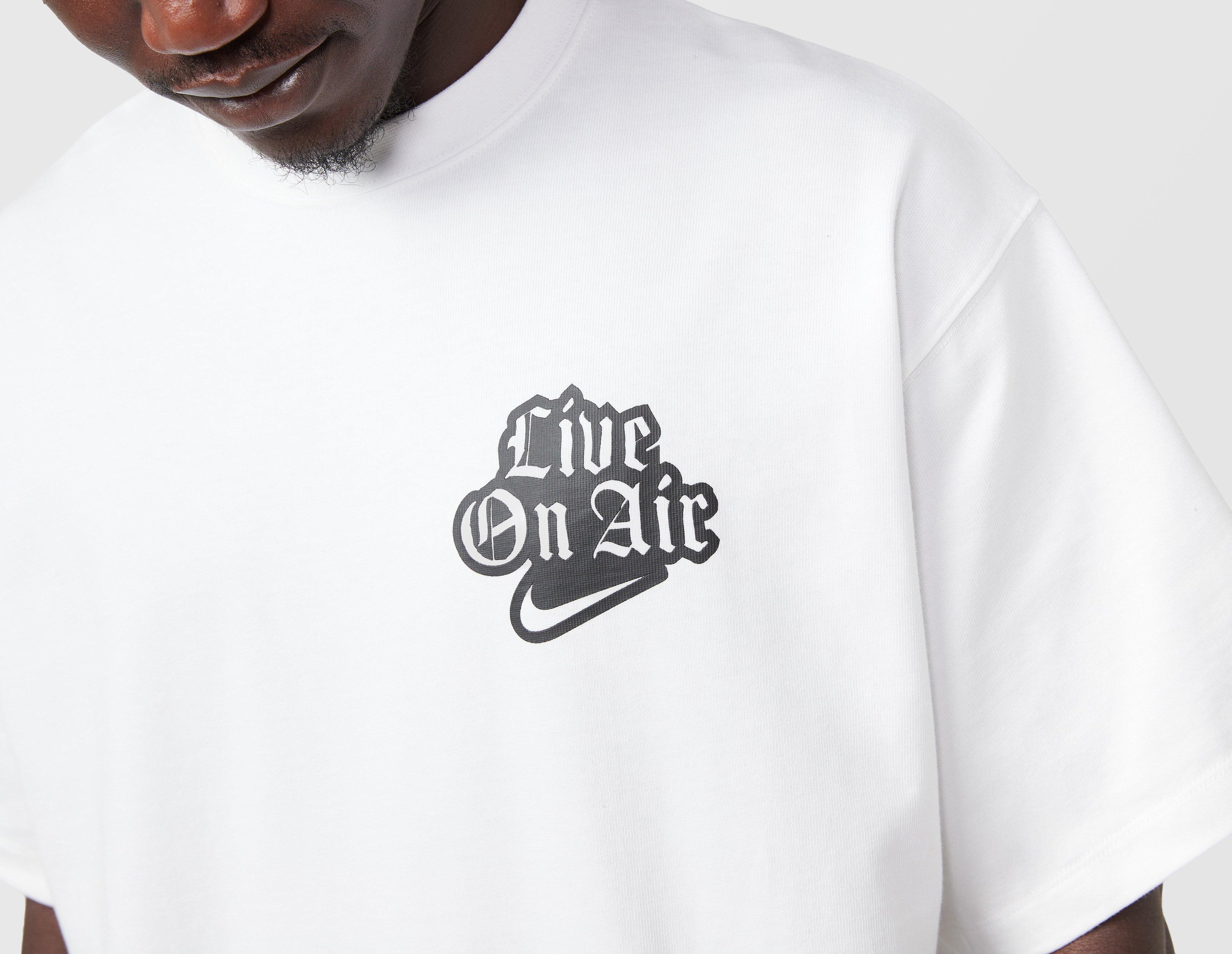 Nike Solo Swoosh Graphic T-Shirt