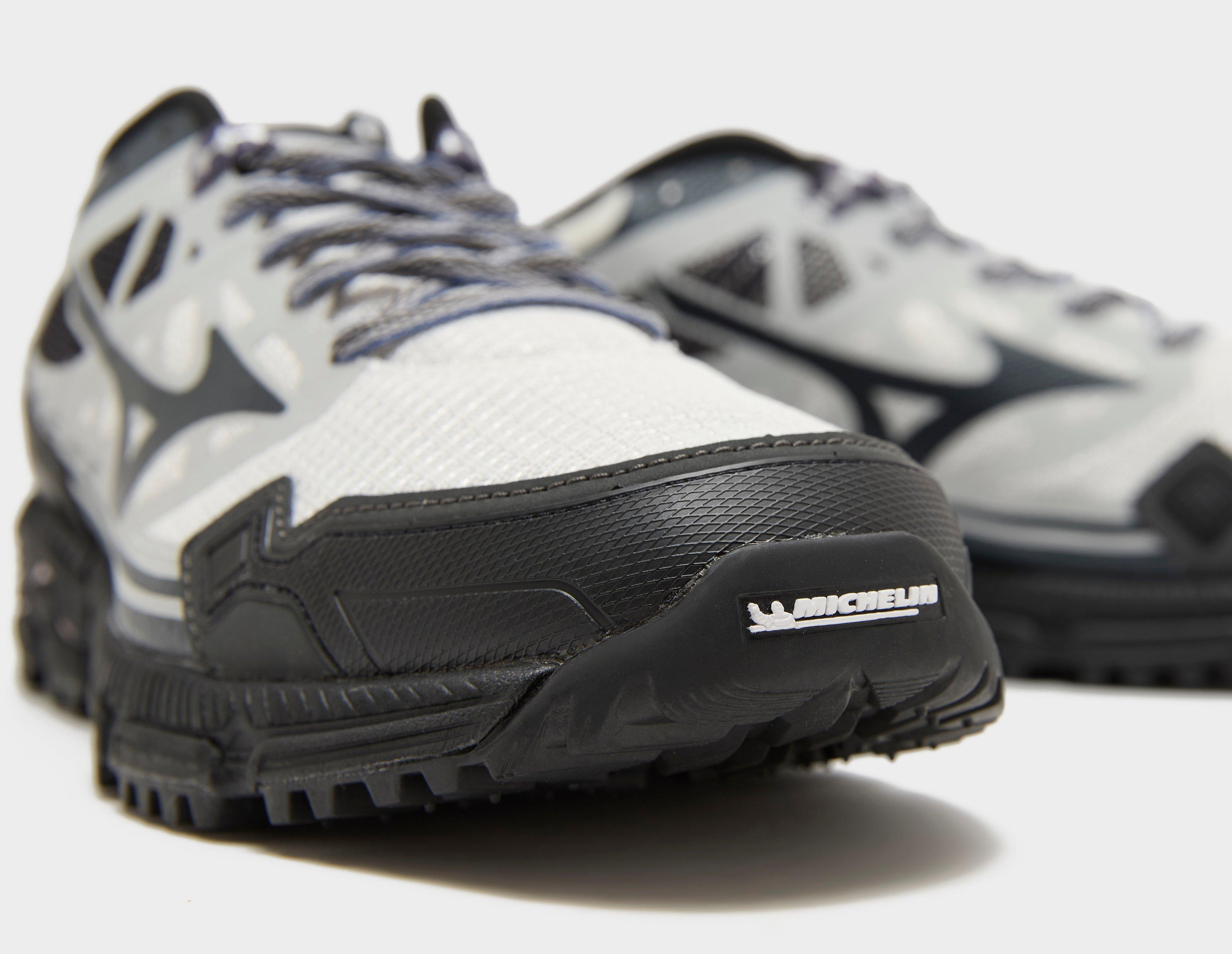 Mizuno Wave Diachi LS