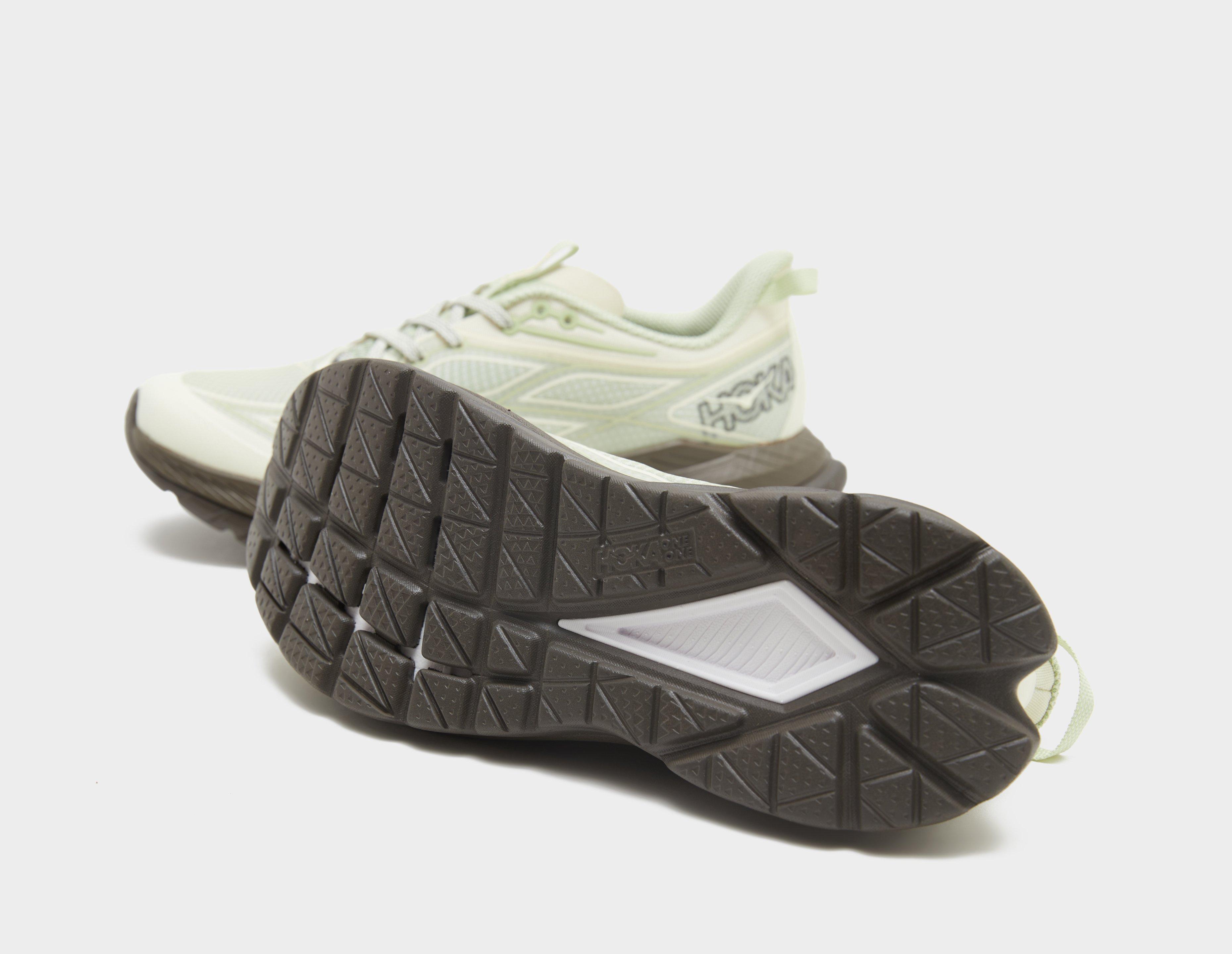 HOKA Mach Remastered Aura
