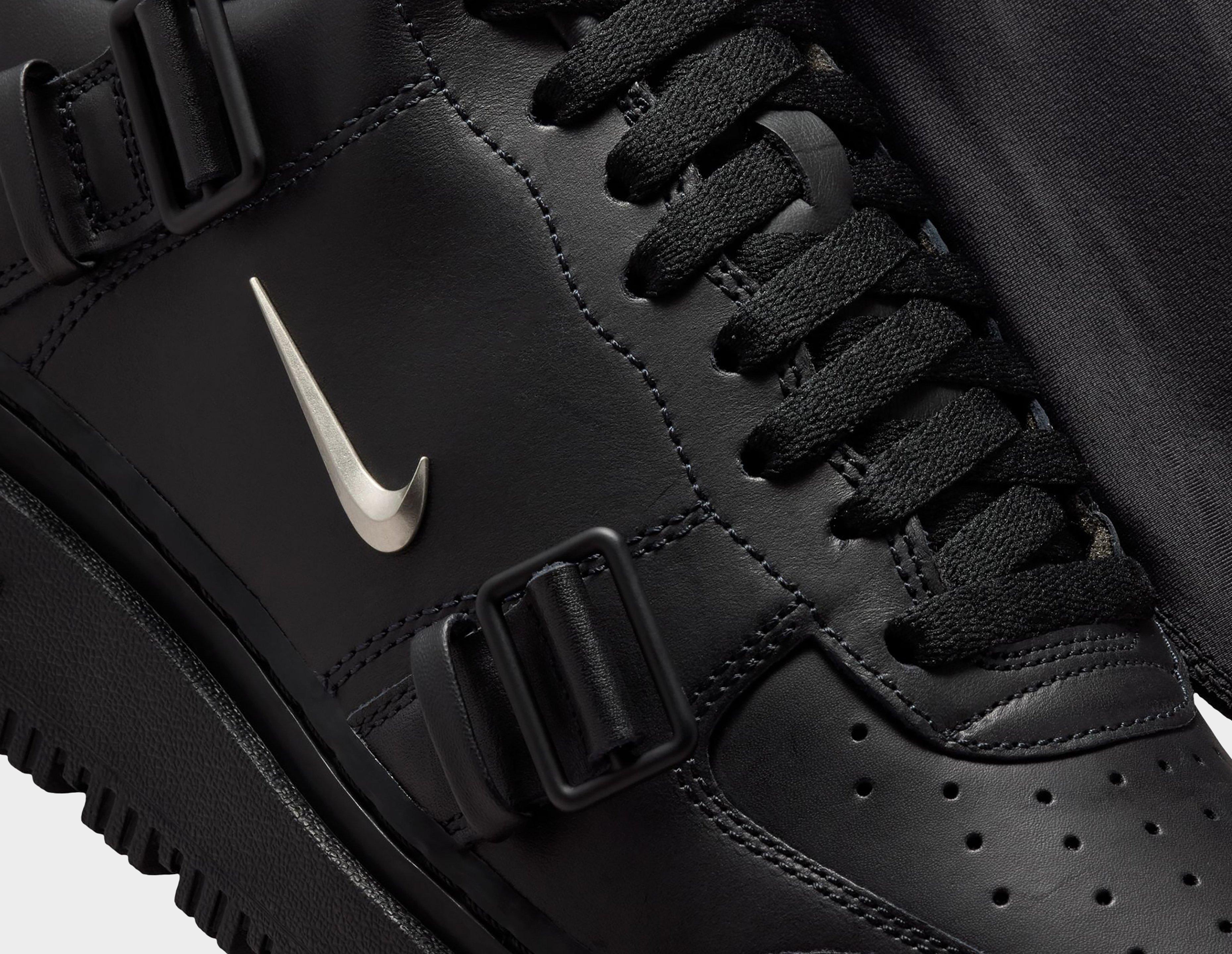 Nike Air Force 1 LX