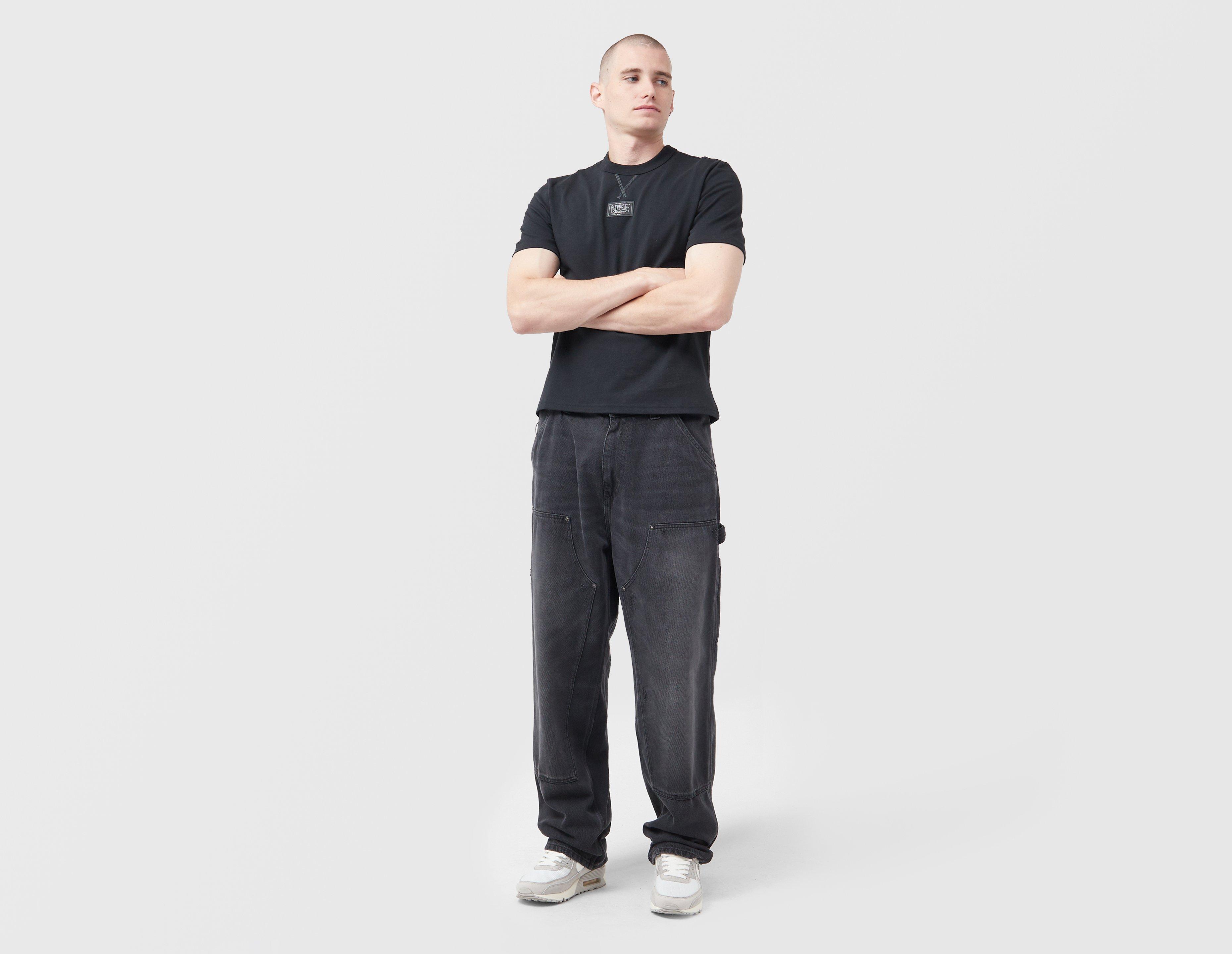 Nike Sportswear Premium Essentials Patch T-Shirt