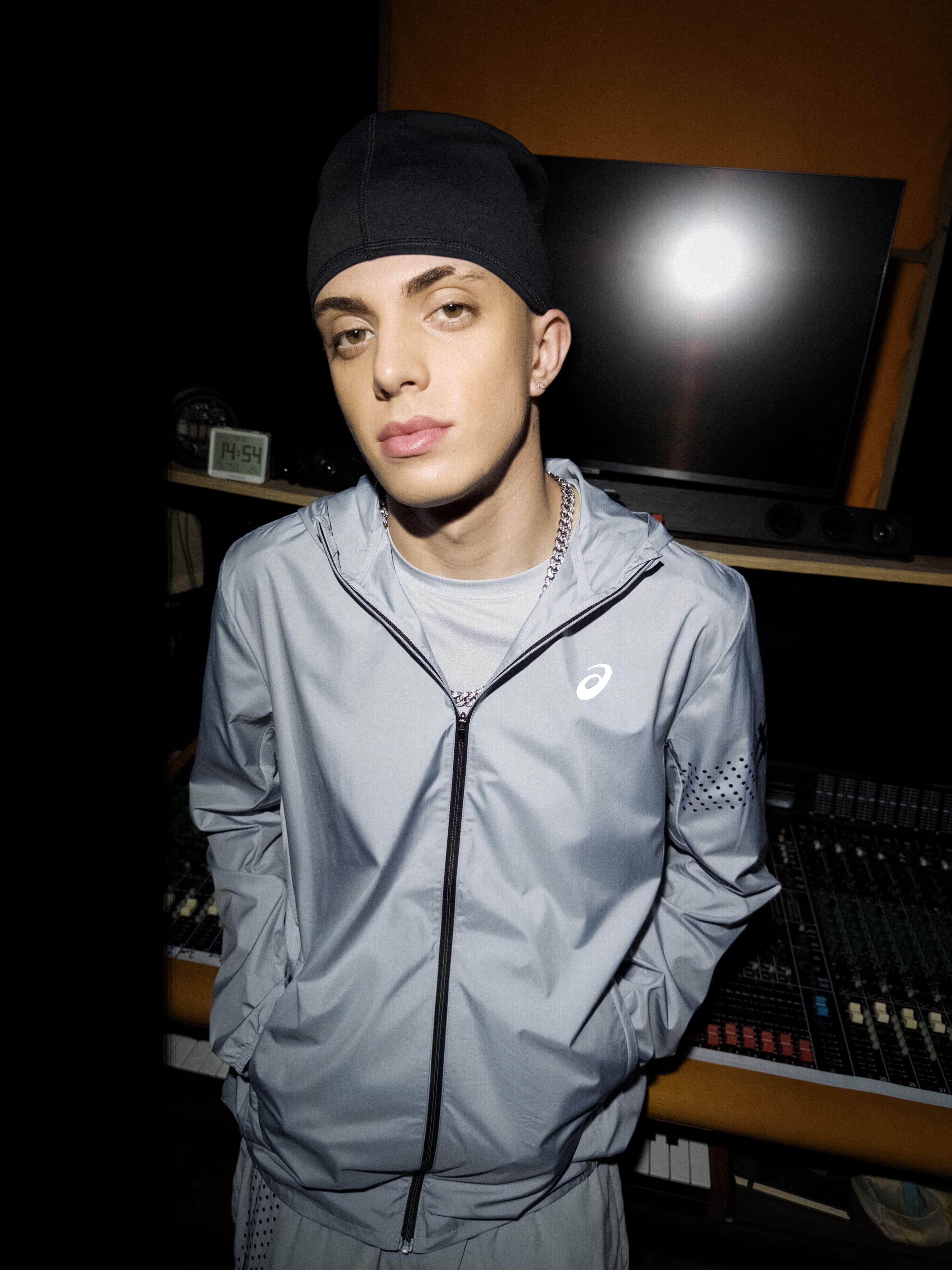 Anyme avec iPhone en campagne JD Sports Christmas