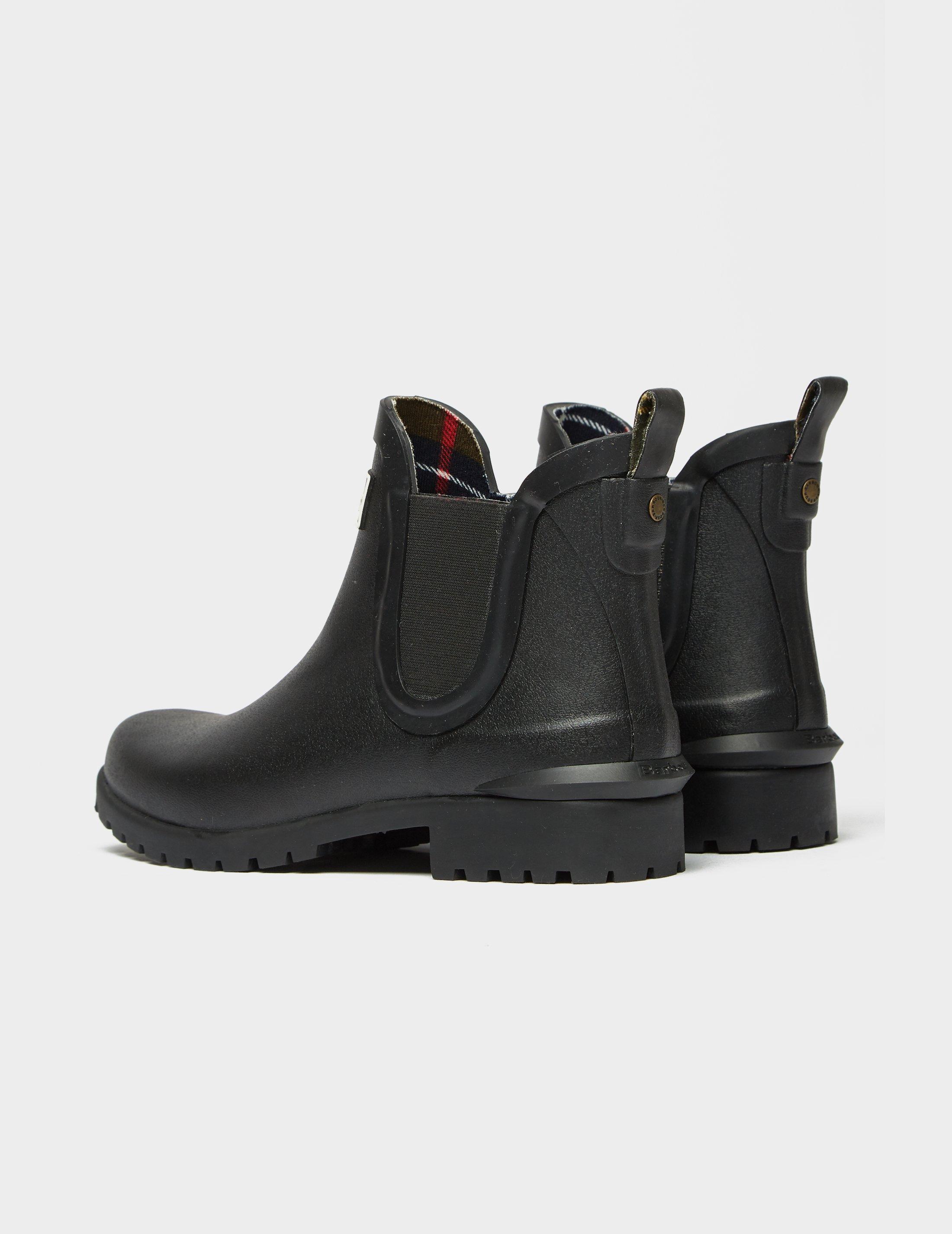 barbour wellies black