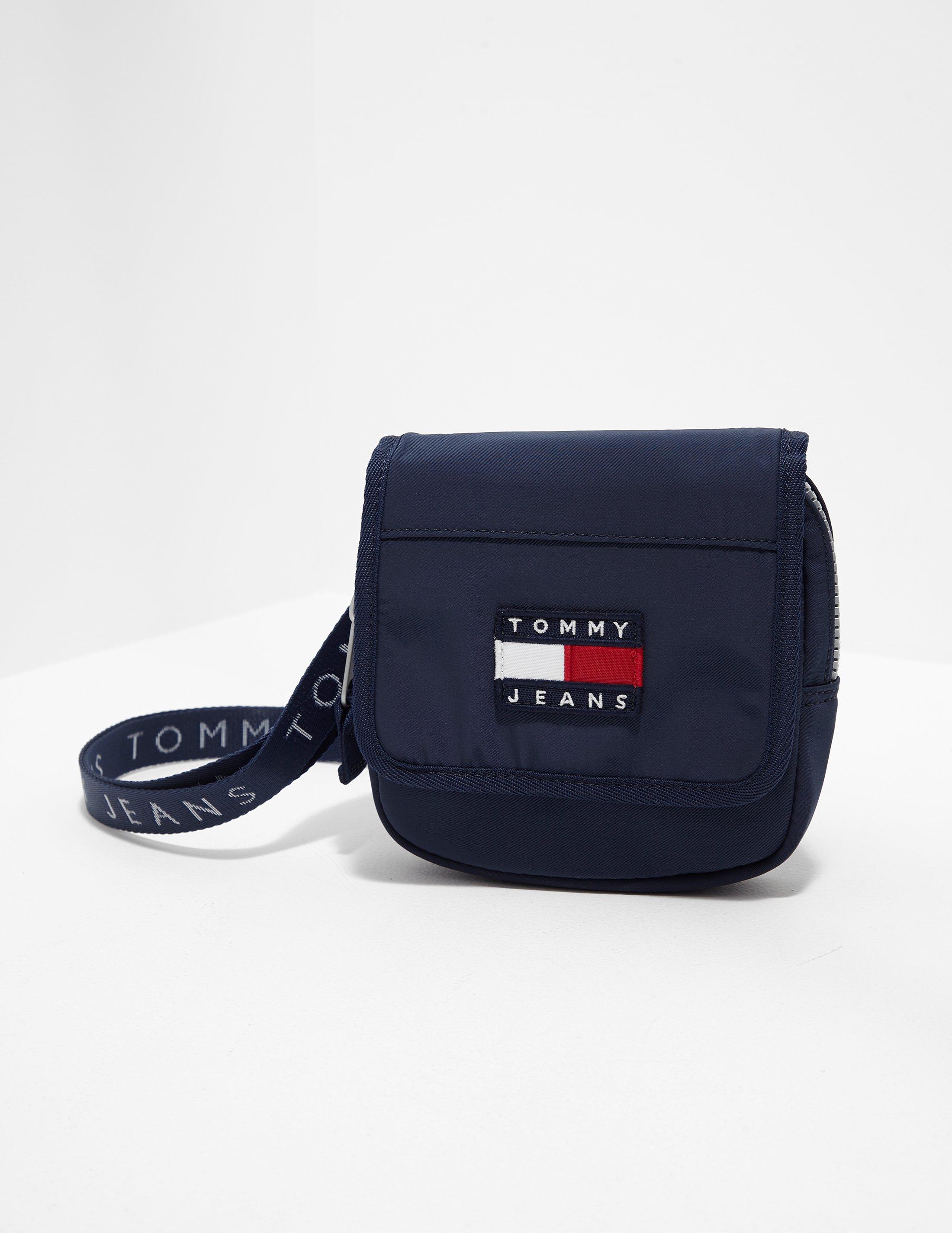 tommy jeans shoulder bag