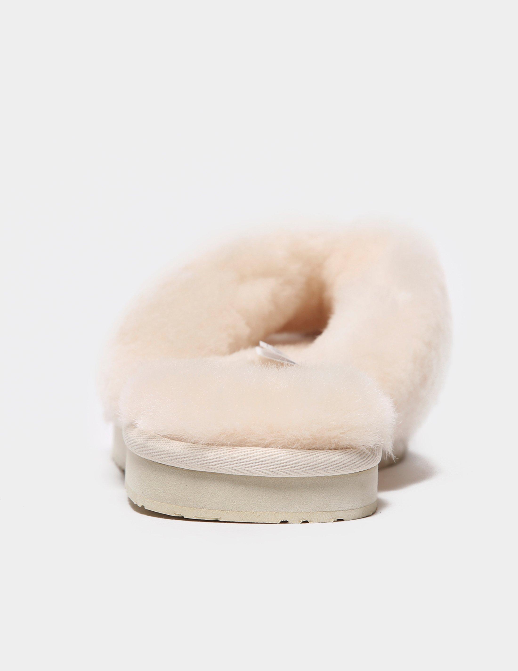 ugg fluffy