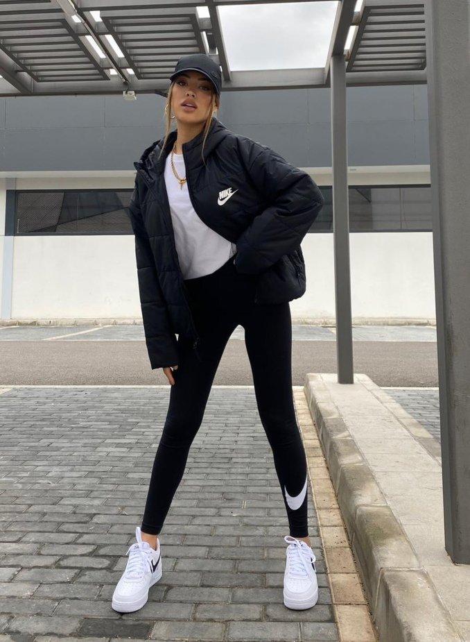 Teresa Seco con ropa deportiva Nike