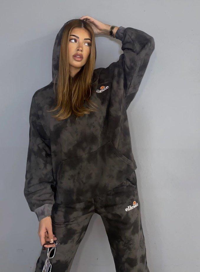 Teresa Seco con sudadera Ellesse