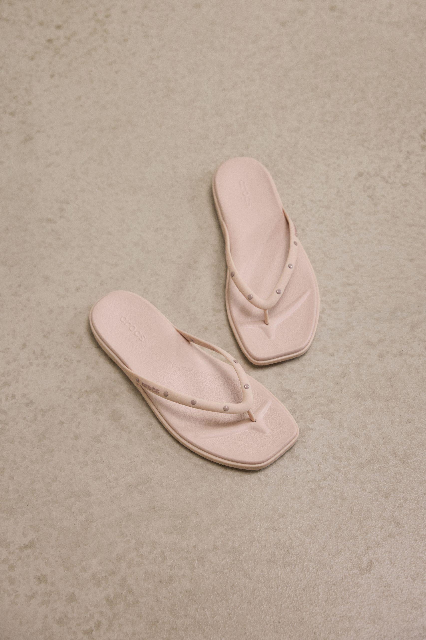 Tongs et sandales femme tendance été 2026