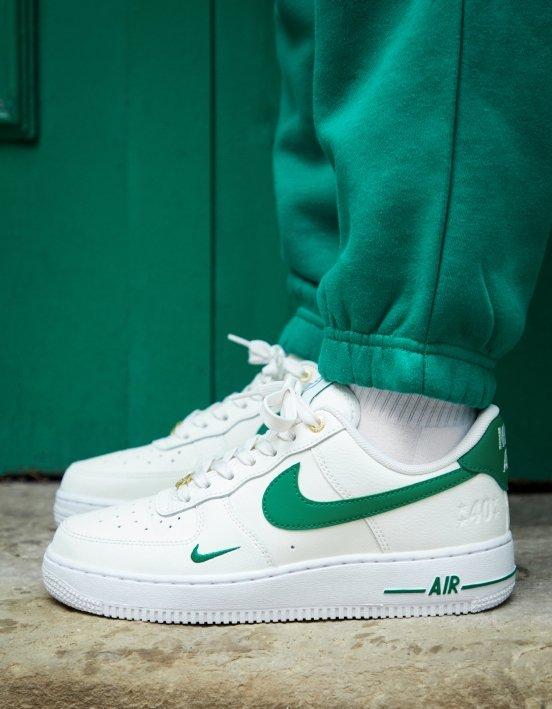 Vuoden 2022 suosituimmat sneakerit: Nike Air Force 1
