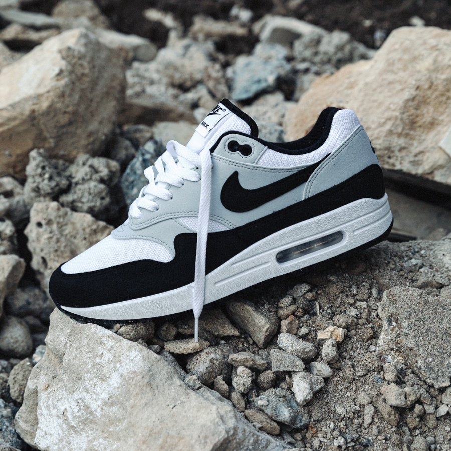 La Nike Air Max Plus Black Grey en détail - Le Site de la Sneaker
