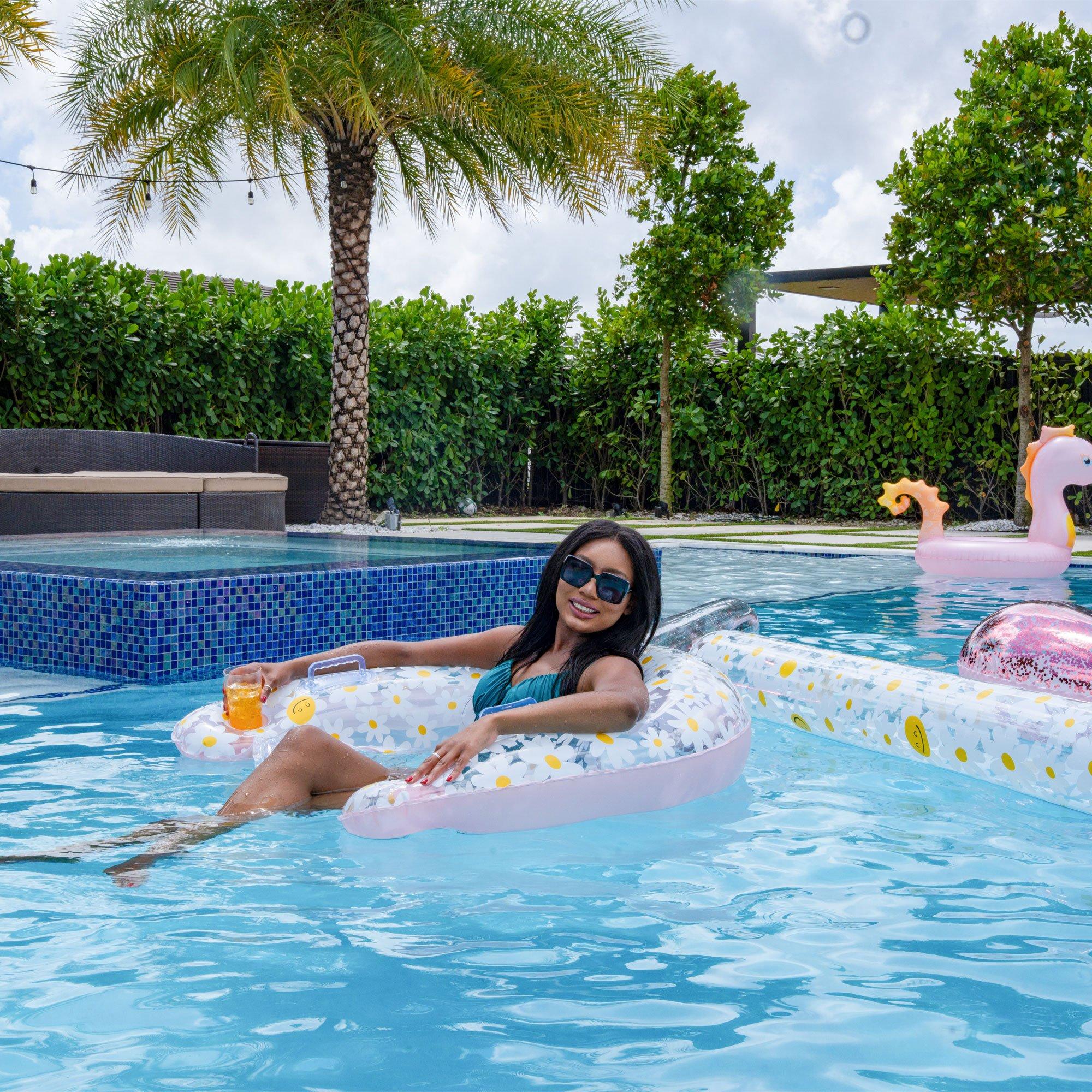 Smiling Daisy Inflatable Sun Chair Pool Float