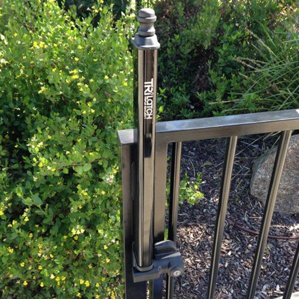 SafeTech  TriLatch Gate Latch
