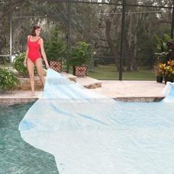 Leslie's  10 x 15 Rectangle Solar Swimming Pool Cover 16 Mil 7 Year Silver