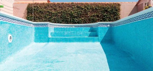 An image of When Is the Best Time of Year to Drain and Refill a Pool?