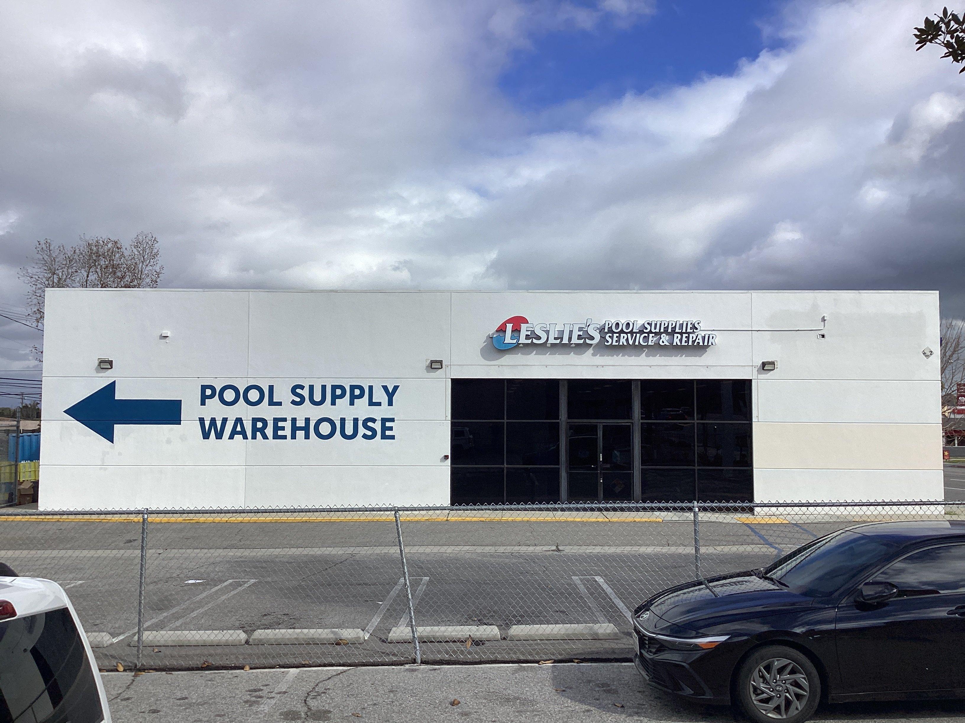 an image of a Leslie's storefront