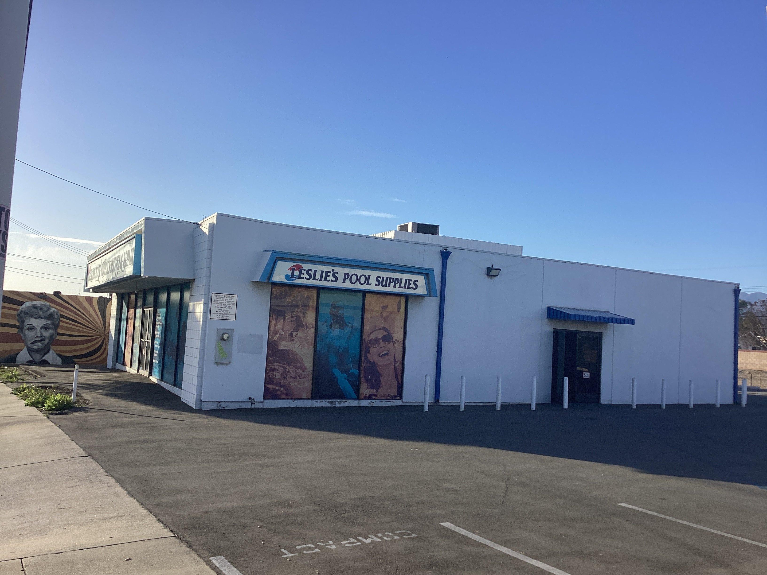 an image of a Leslie's storefront