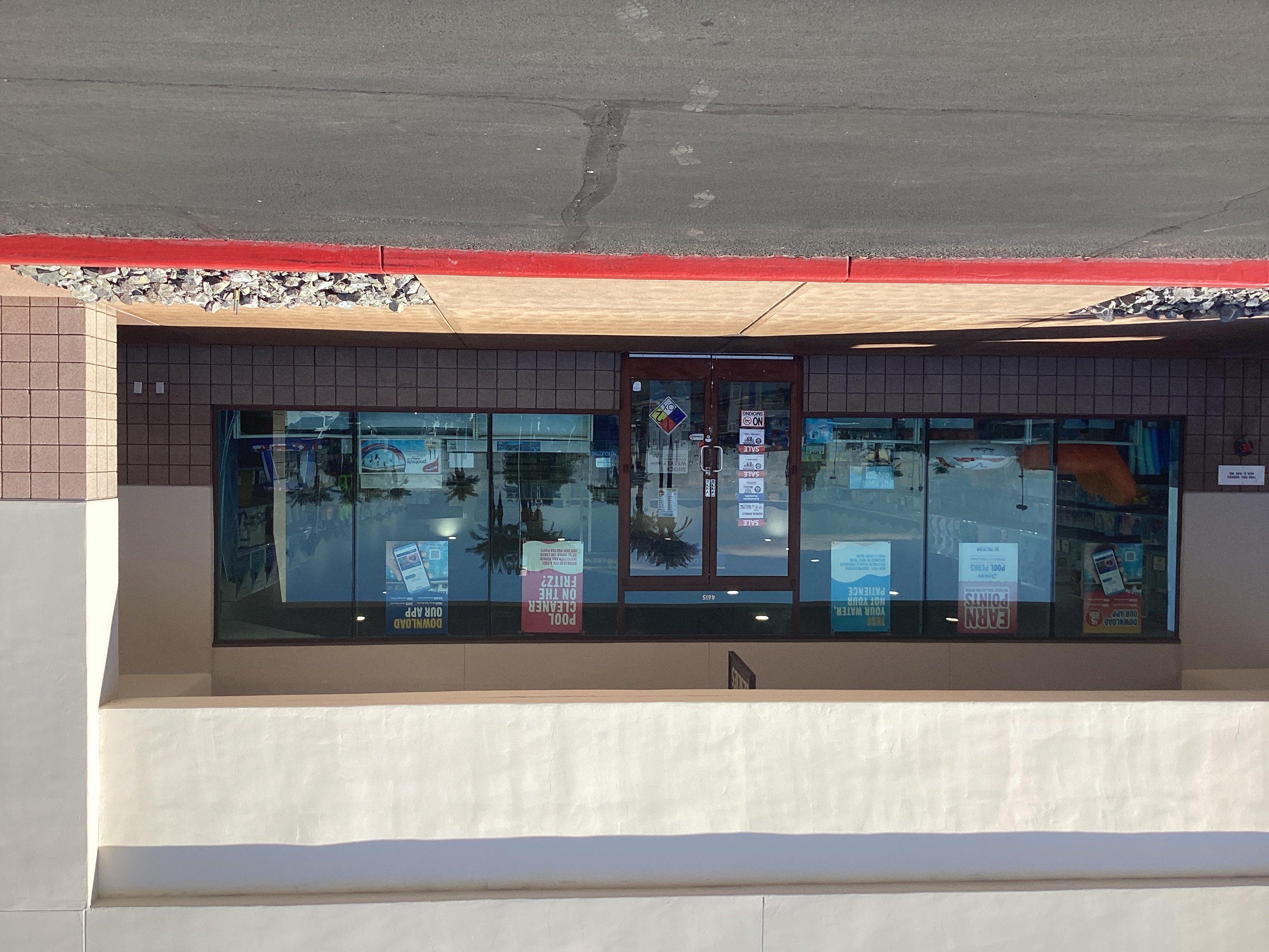 an image of a Leslie's storefront