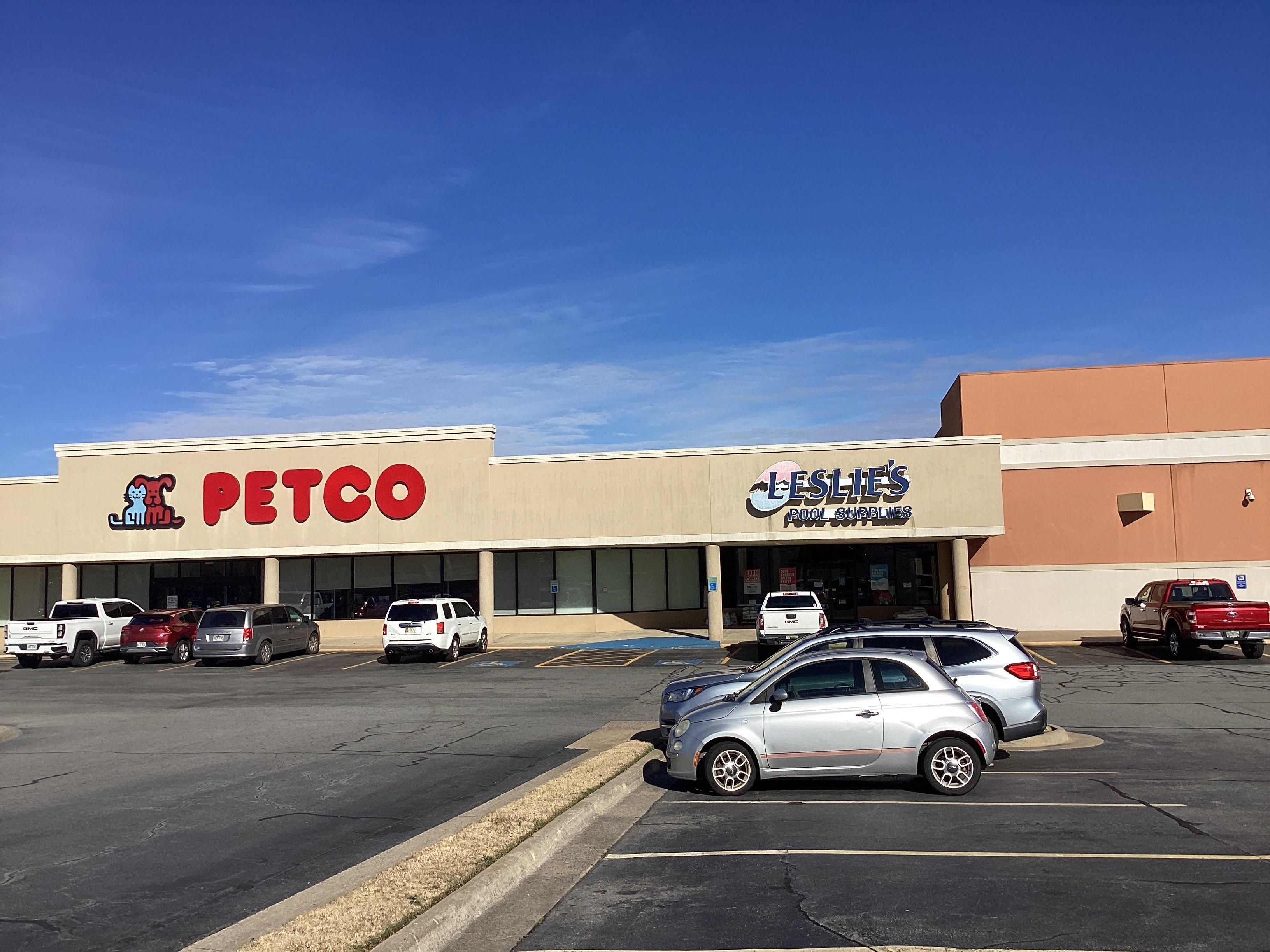 an image of a Leslie's storefront