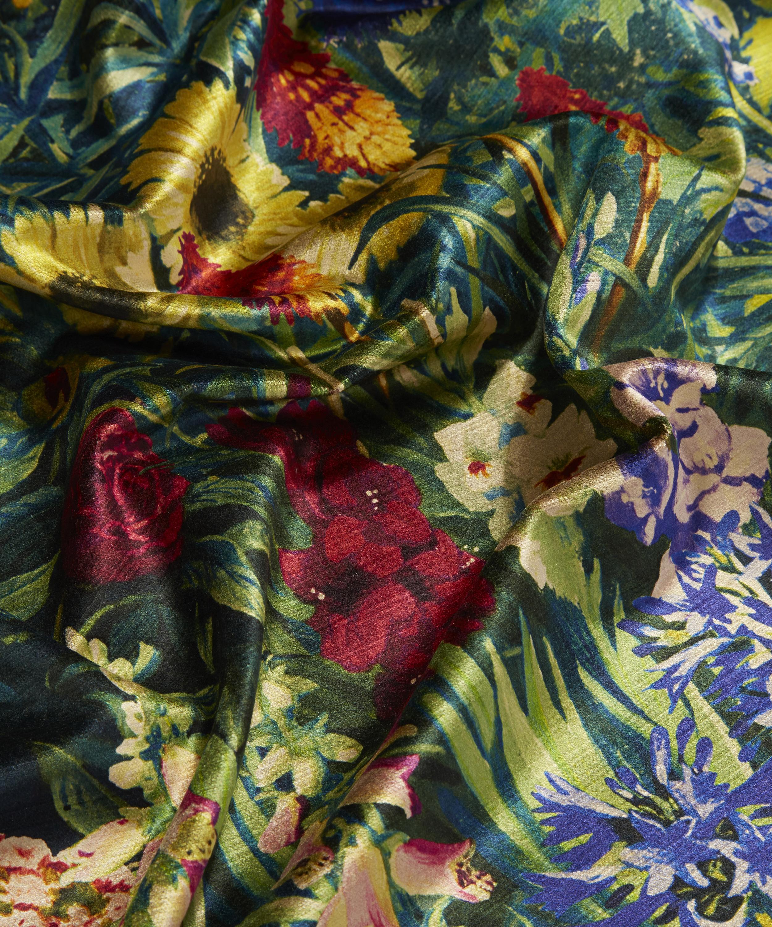 Liberty Fabrics Interiors - Gail's Garden Vintage Velvet in Dawn image number 4