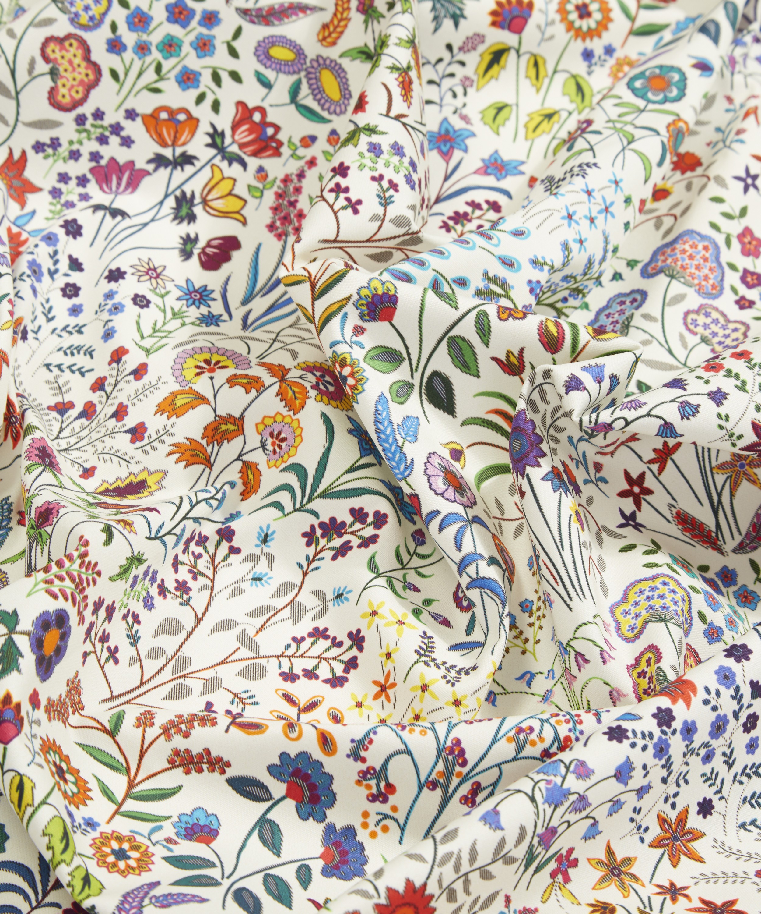 Liberty Fabrics Interiors - Shepherdly Flowers Cotton Satin in Exotic image number 3