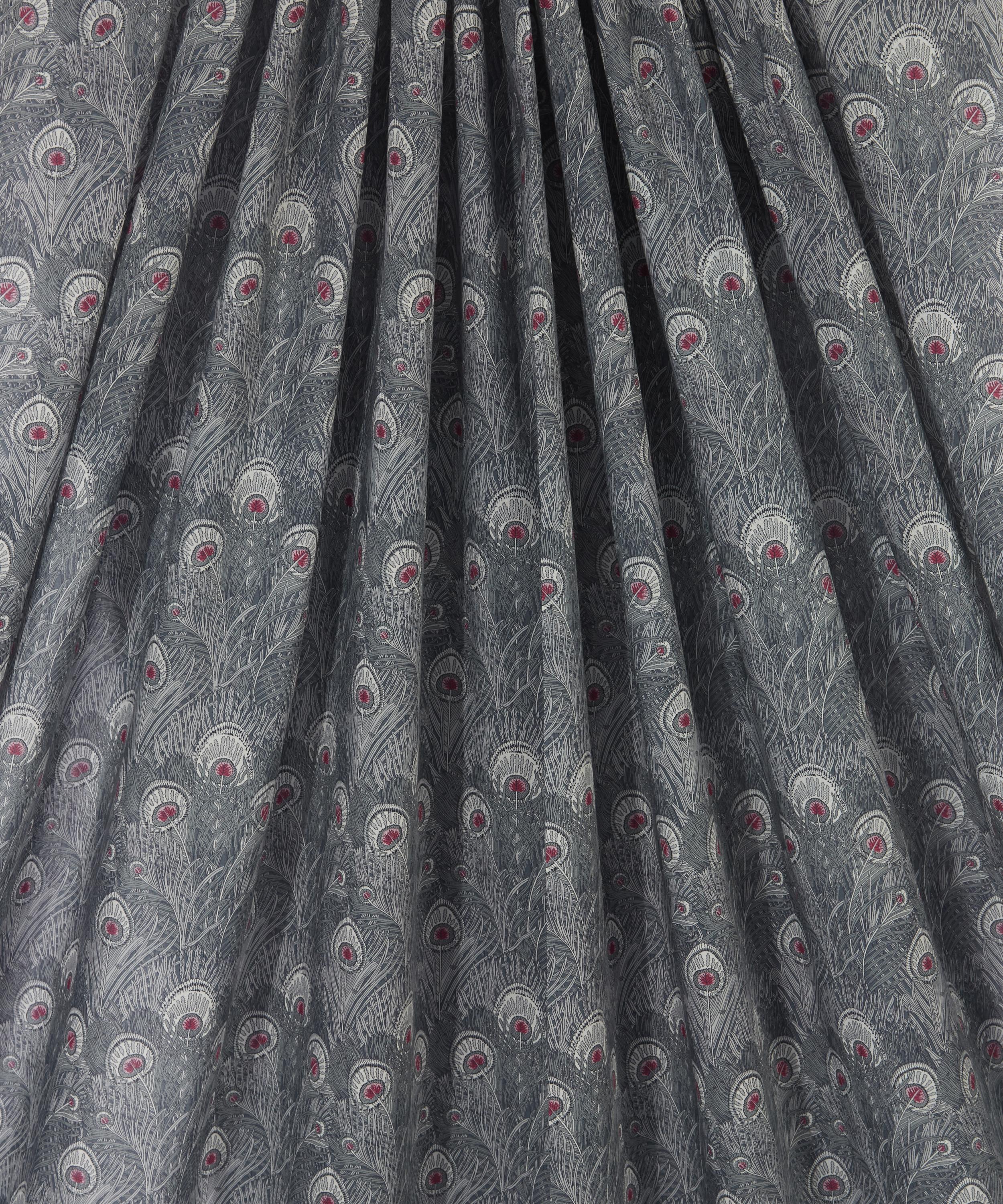 Liberty Fabrics - Hera Tana Lawn&trade; Cotton image number 2