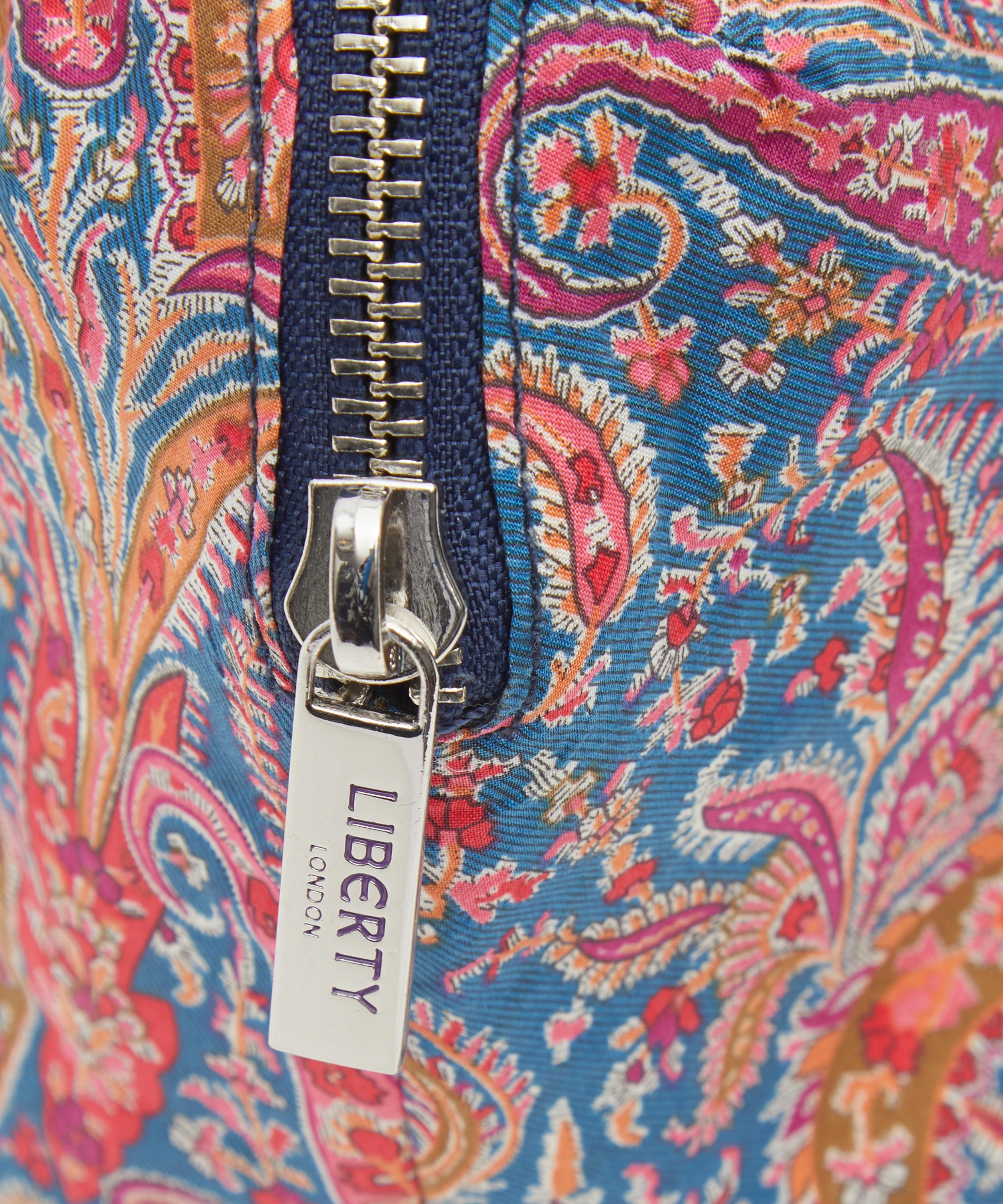 Liberty - Large Felix and Isabelle Wash Bag image number 3