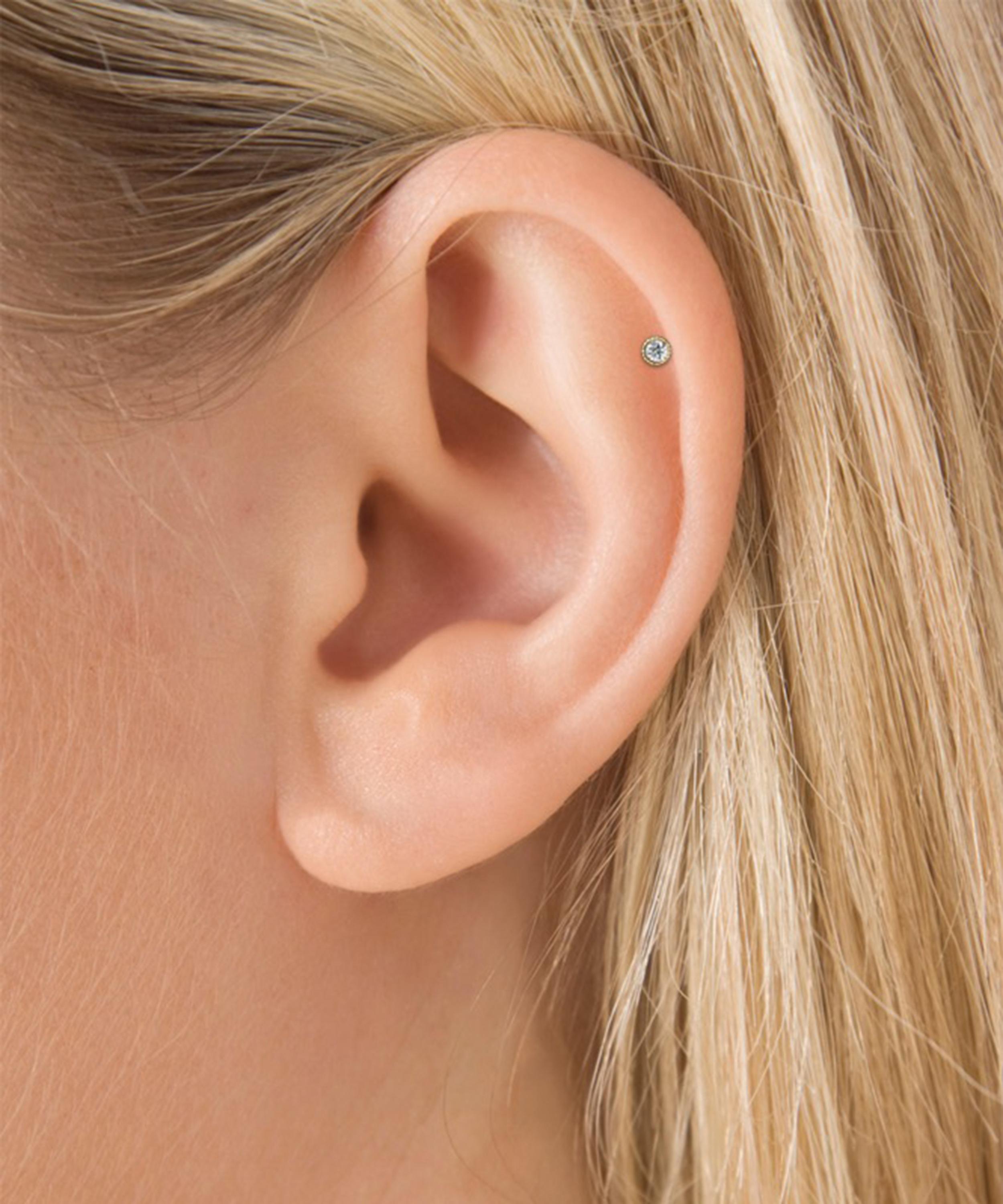 Maria Tash - 14ct 5.5mm Cubic Zirconia Flower Threaded Stud Earring image number 4